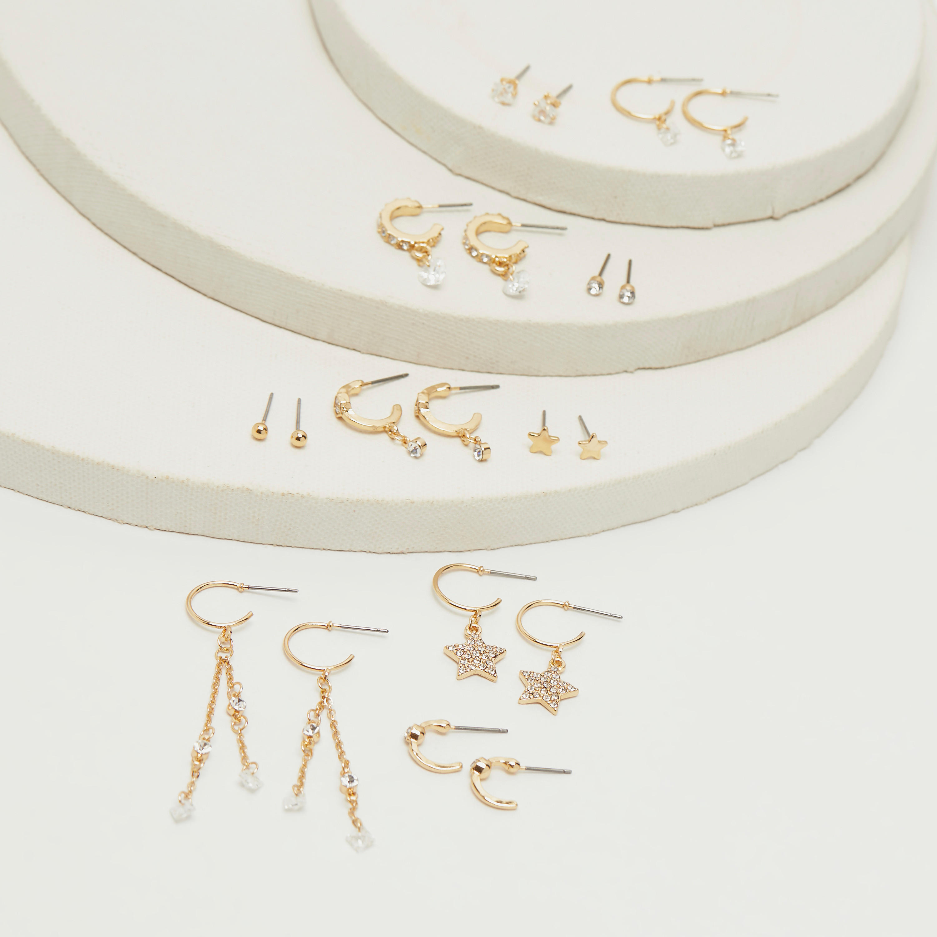 حلقان متنوعة مرصّعة بمكبس إغلاق خلفي - طقم من 10-women-watchesandjewellery-jewellery-earrings-image-4