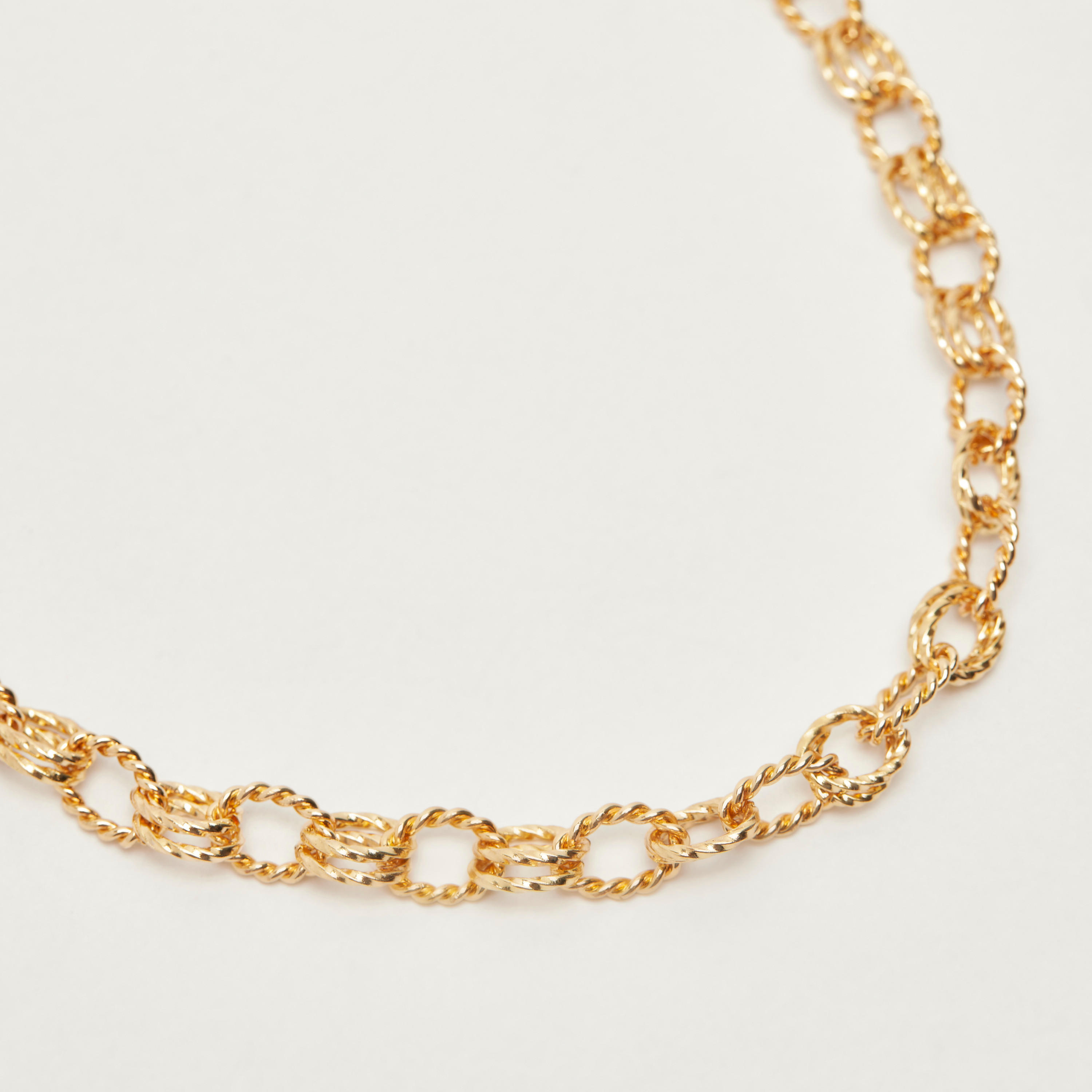 قلادة تشوكر ميتاليك بقفل إغلاق بأربطة متداخلة-women-watchesandjewellery-jewellery-necklacesandpendants-image-2