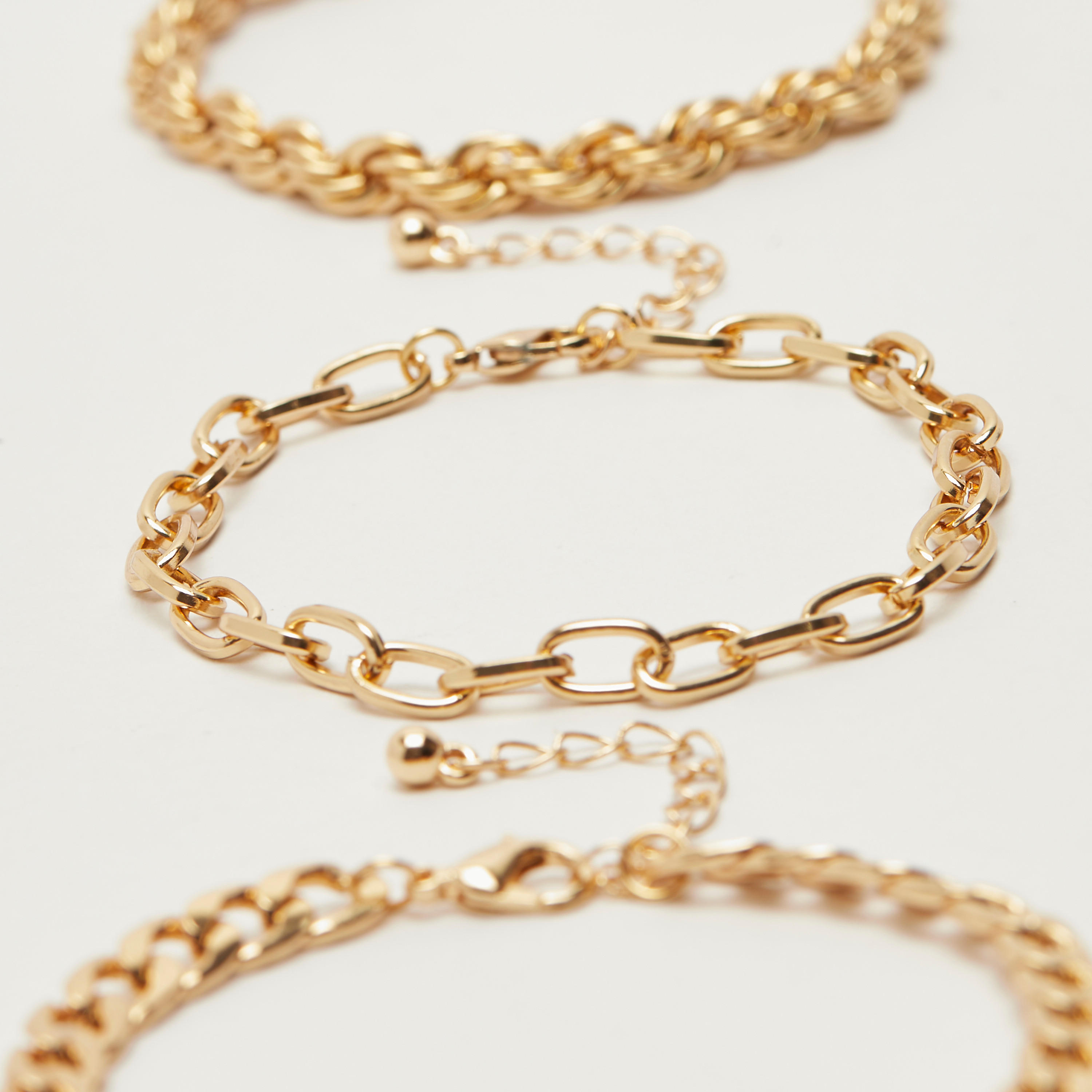 أساور سلسلة بمشبك إغلاق - طقم من 3 قطع-women-watchesandjewellery-jewellery-banglesandbracelets-image-4