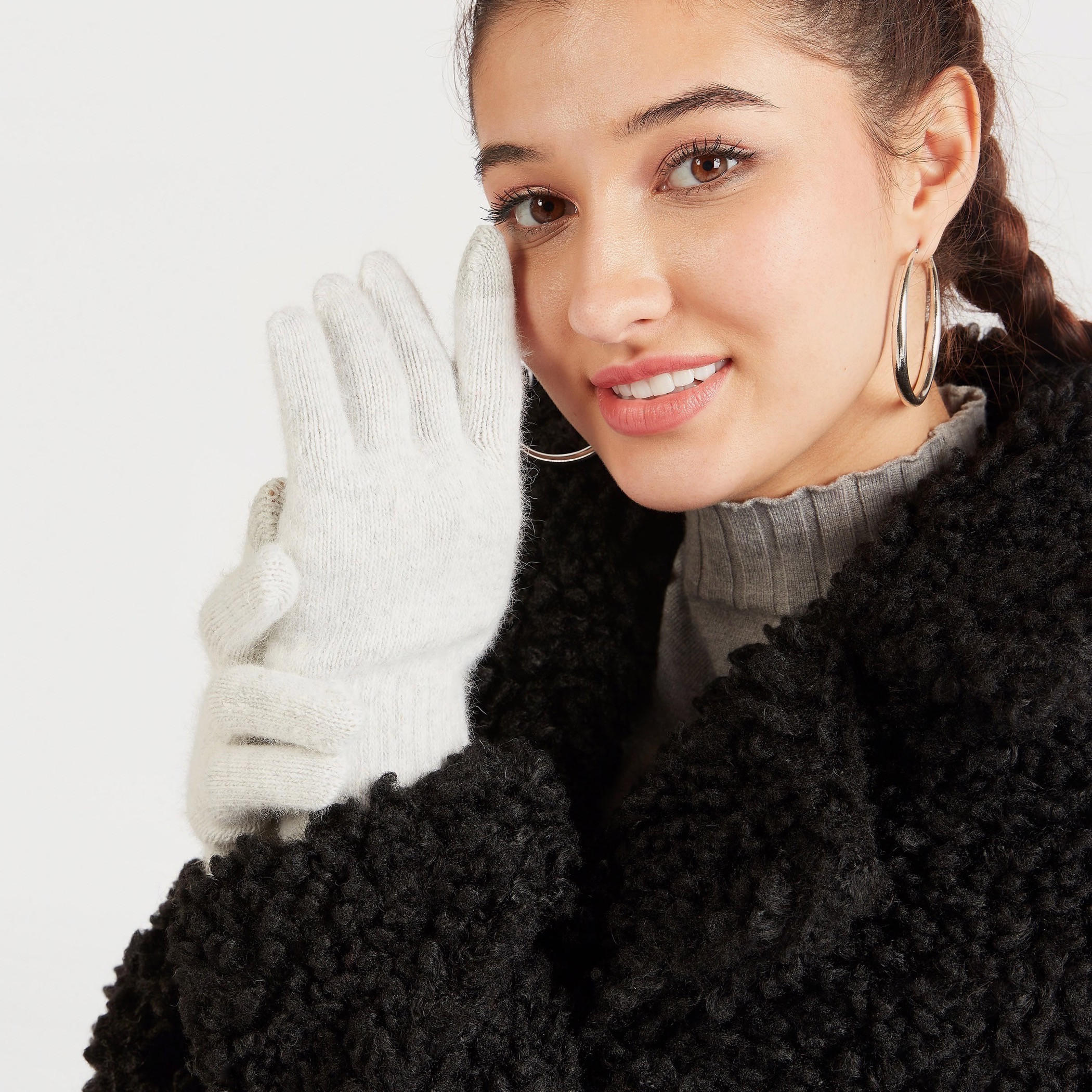 طقم قفّازات بارزة الملمس - قطعتين-women-clothingaccessories-gloves-image-2