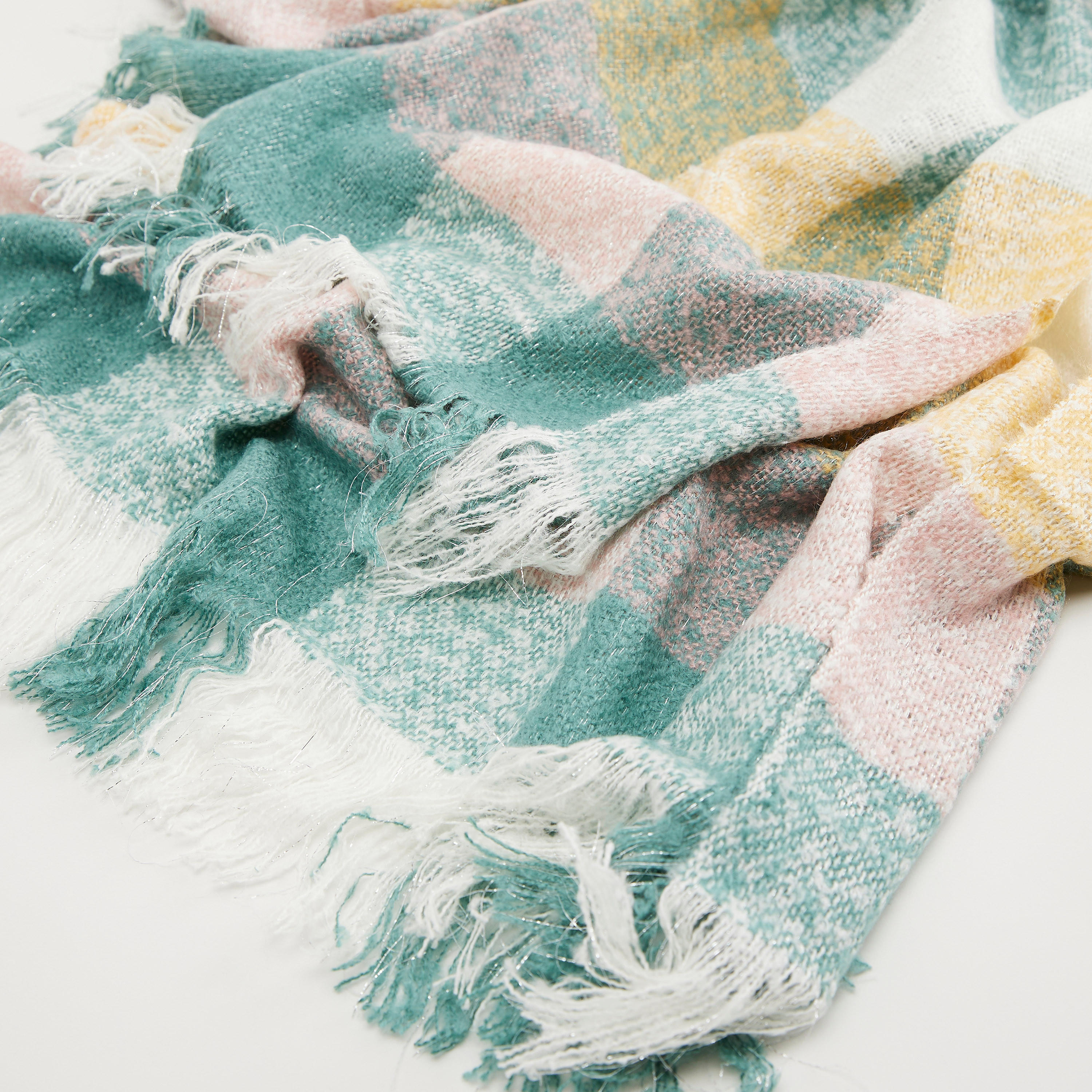 وشاح كاروهات بأطراف مكشكشة-women-clothingaccessories-scarves-image-1