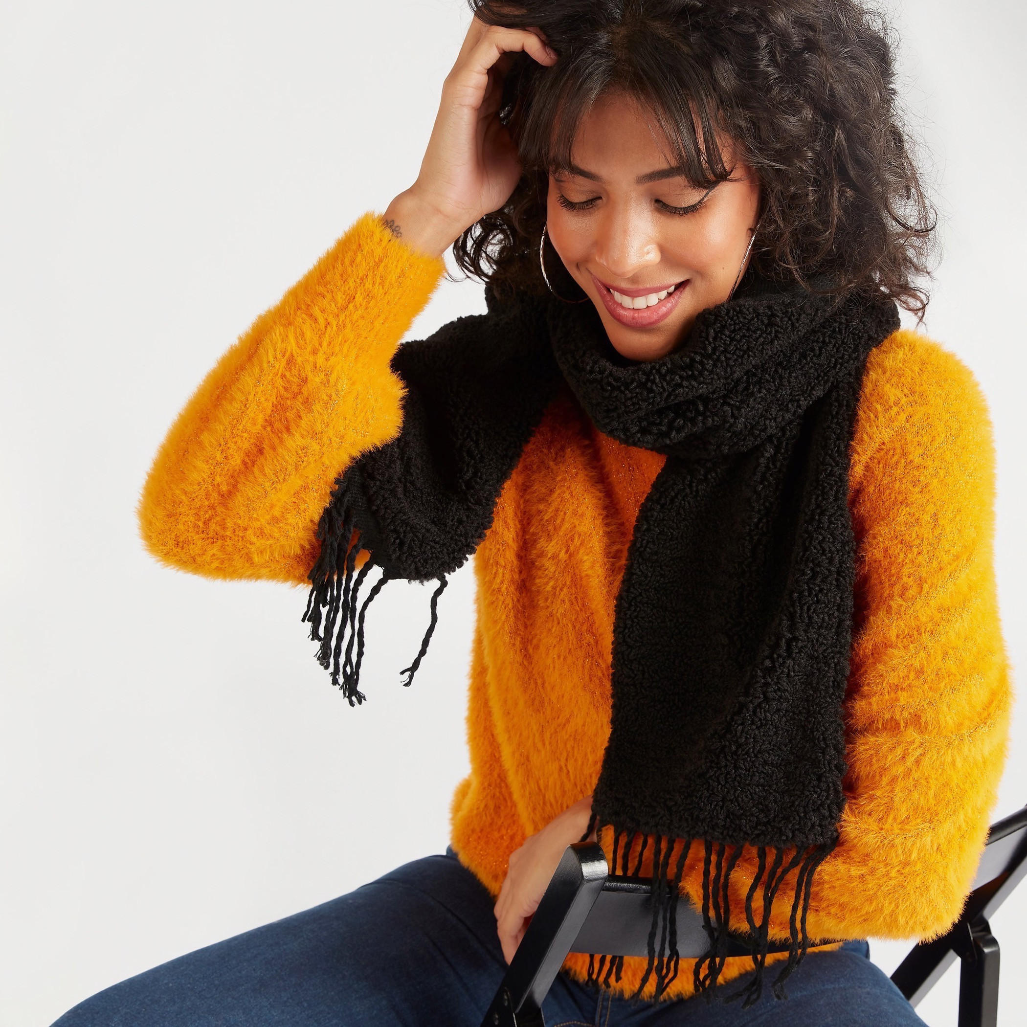 وشاح بروغ بارز الملمس بشراشيب-women-clothingaccessories-scarves-image-2