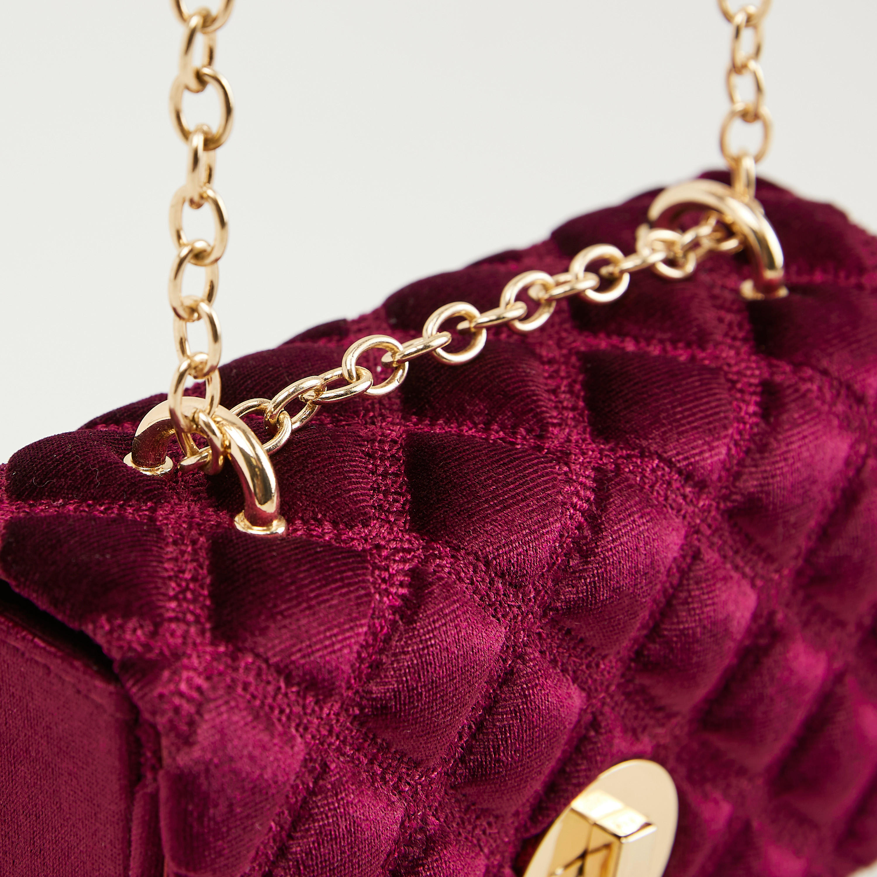 شنطة كروس بودي بارزة الملمس بحزام سلسلة-women-bagsandwallets-handbags-image-3
