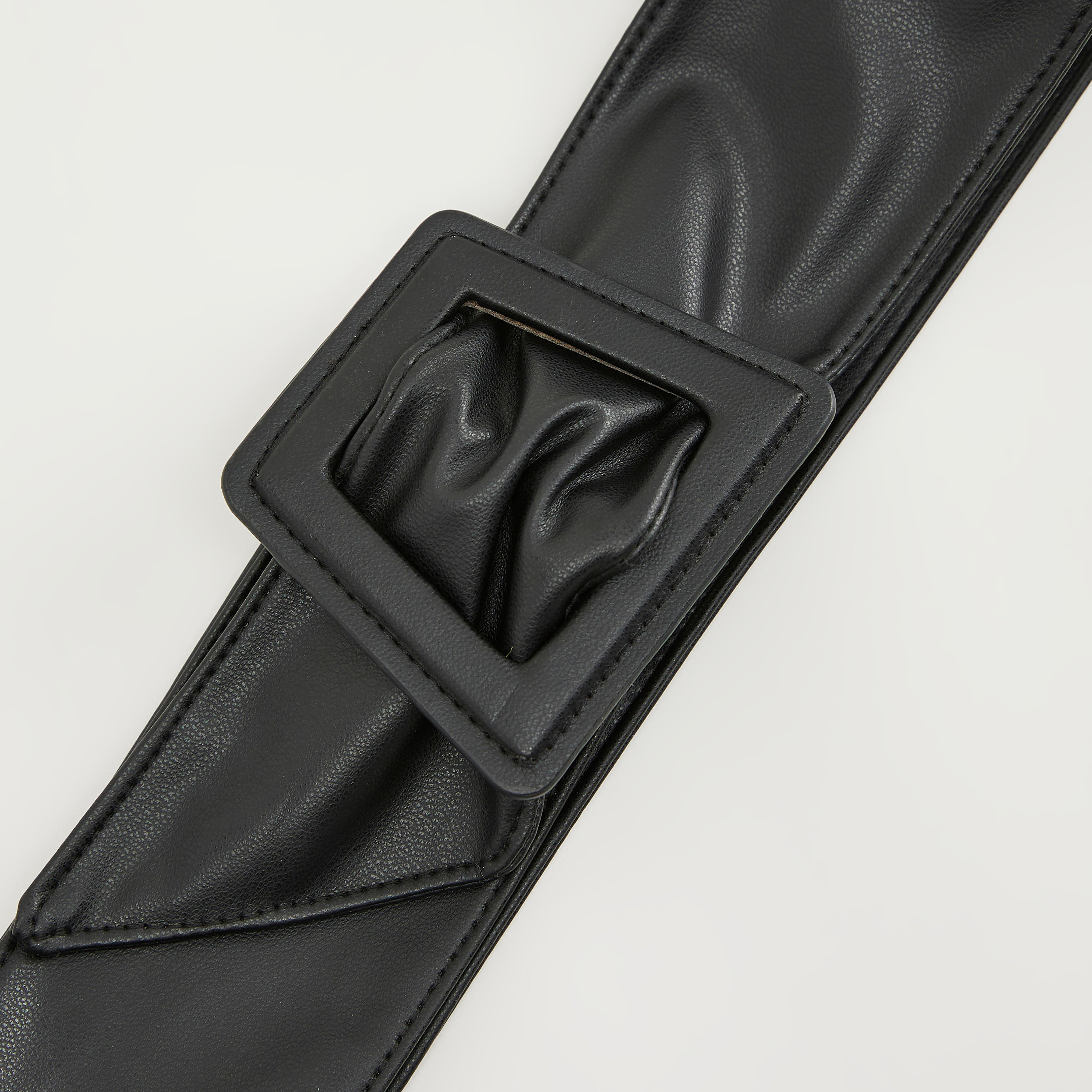 حزام خصر سادة بتفاصيل إبزيم وإغلاق سحب-women-clothingaccessories-belts-image-3