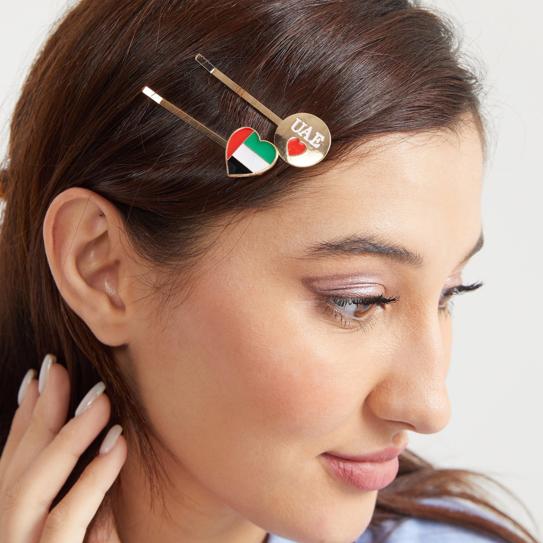 مشابك شعر ميتاليك بتصميم الإمارات- طقم من 4-women-hairaccessories-image-2