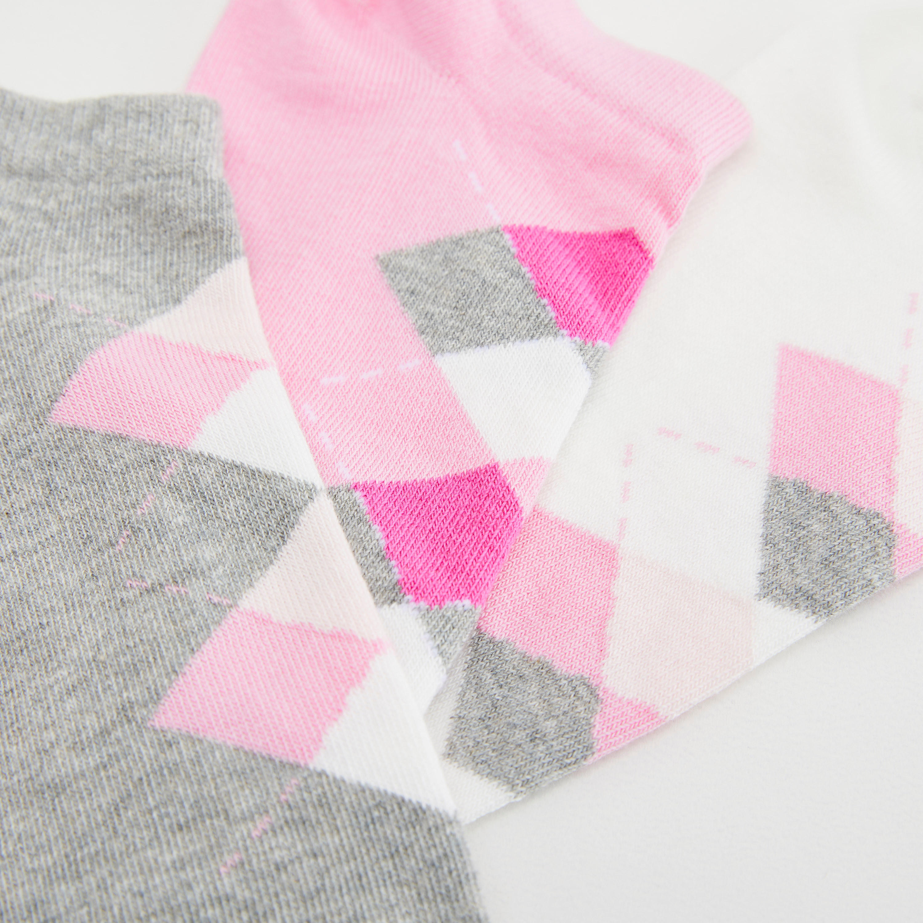 جوارب بطول الكاحل وطبعات - طقم من 3 قطع-women-socksandstockings-image-1