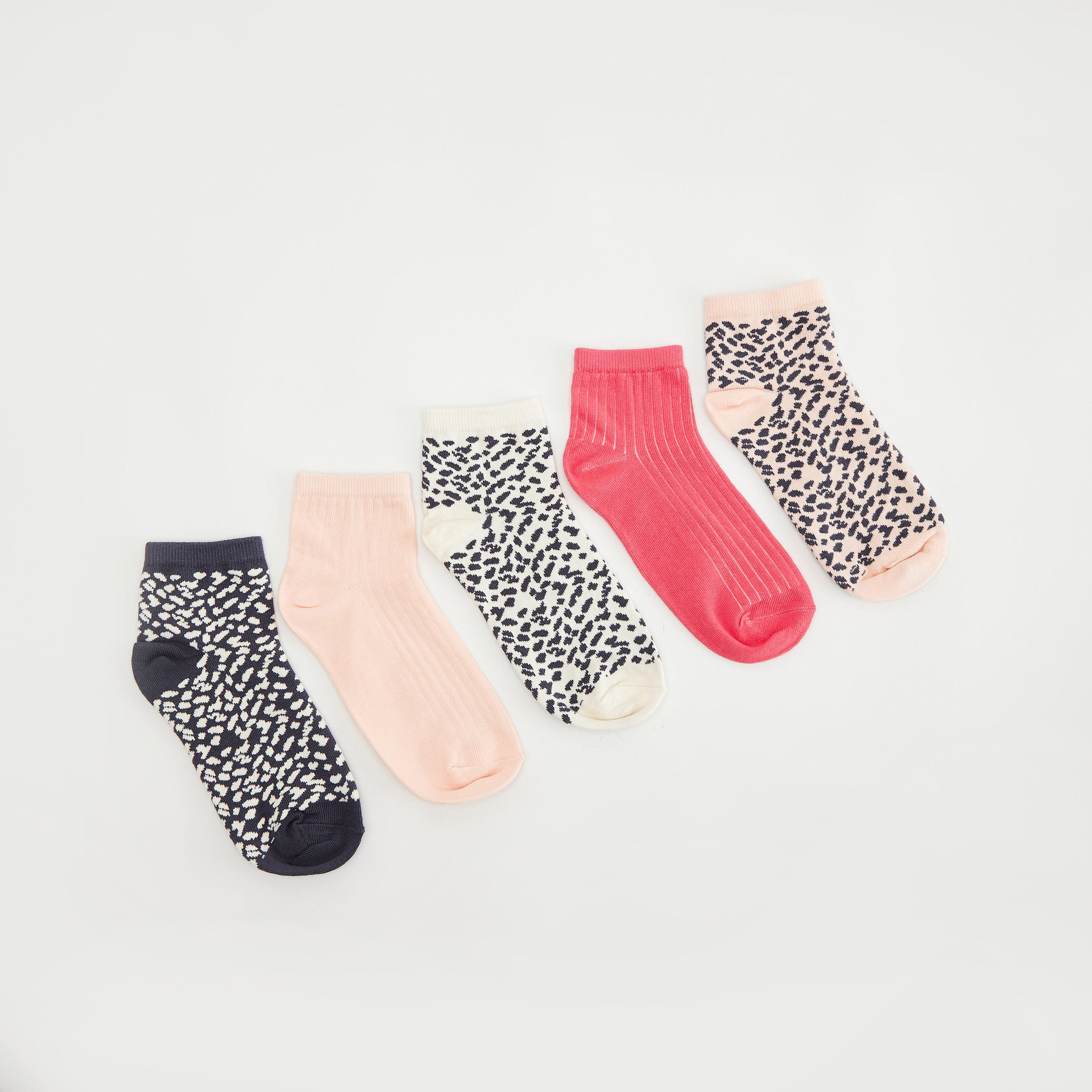 جوارب متنوعة بطول الكاحل - طقم من 5-women-socksandstockings-image-4