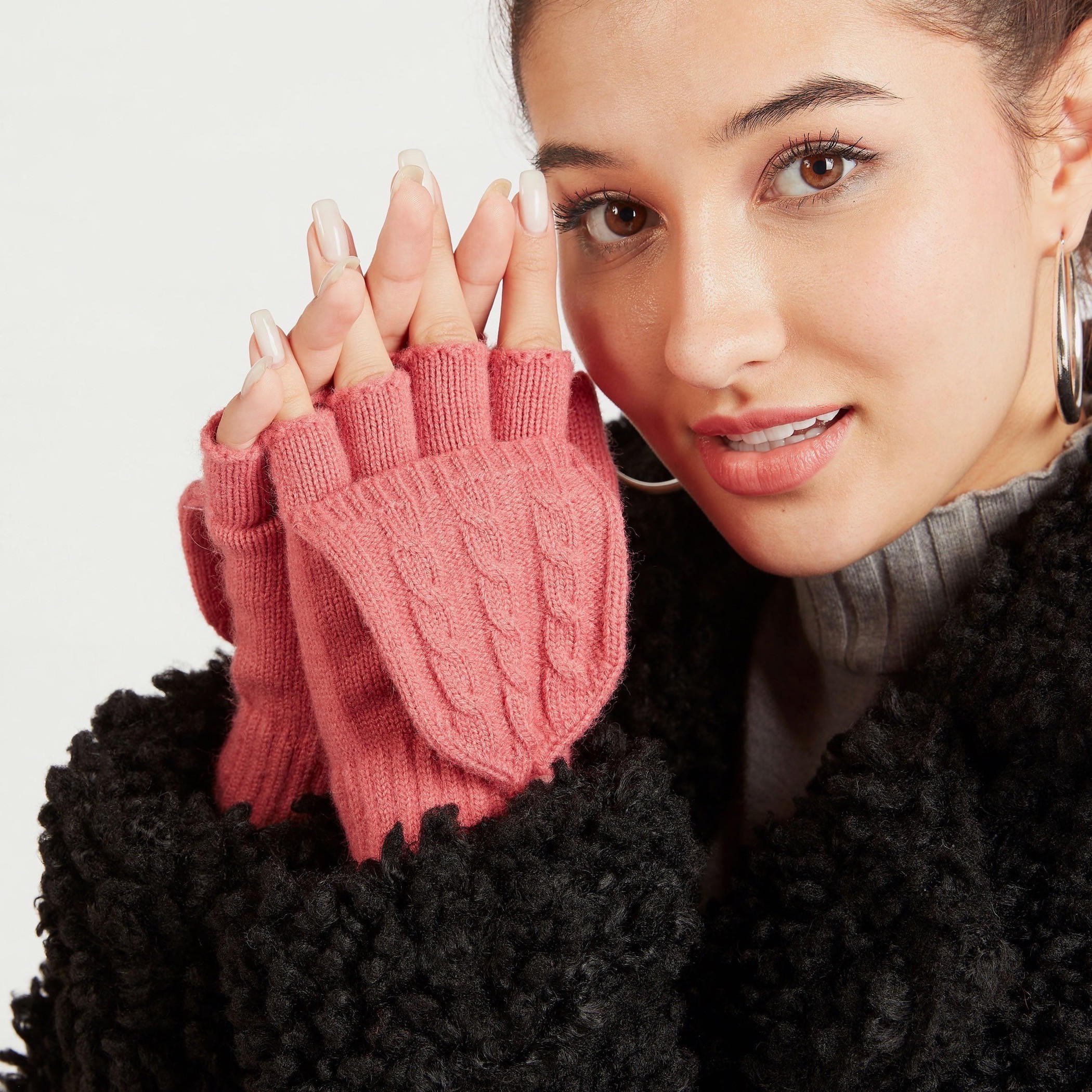 قفازات منسوجة بارزة الملمس بزينة لؤلؤ-women-clothingaccessories-gloves-image-5