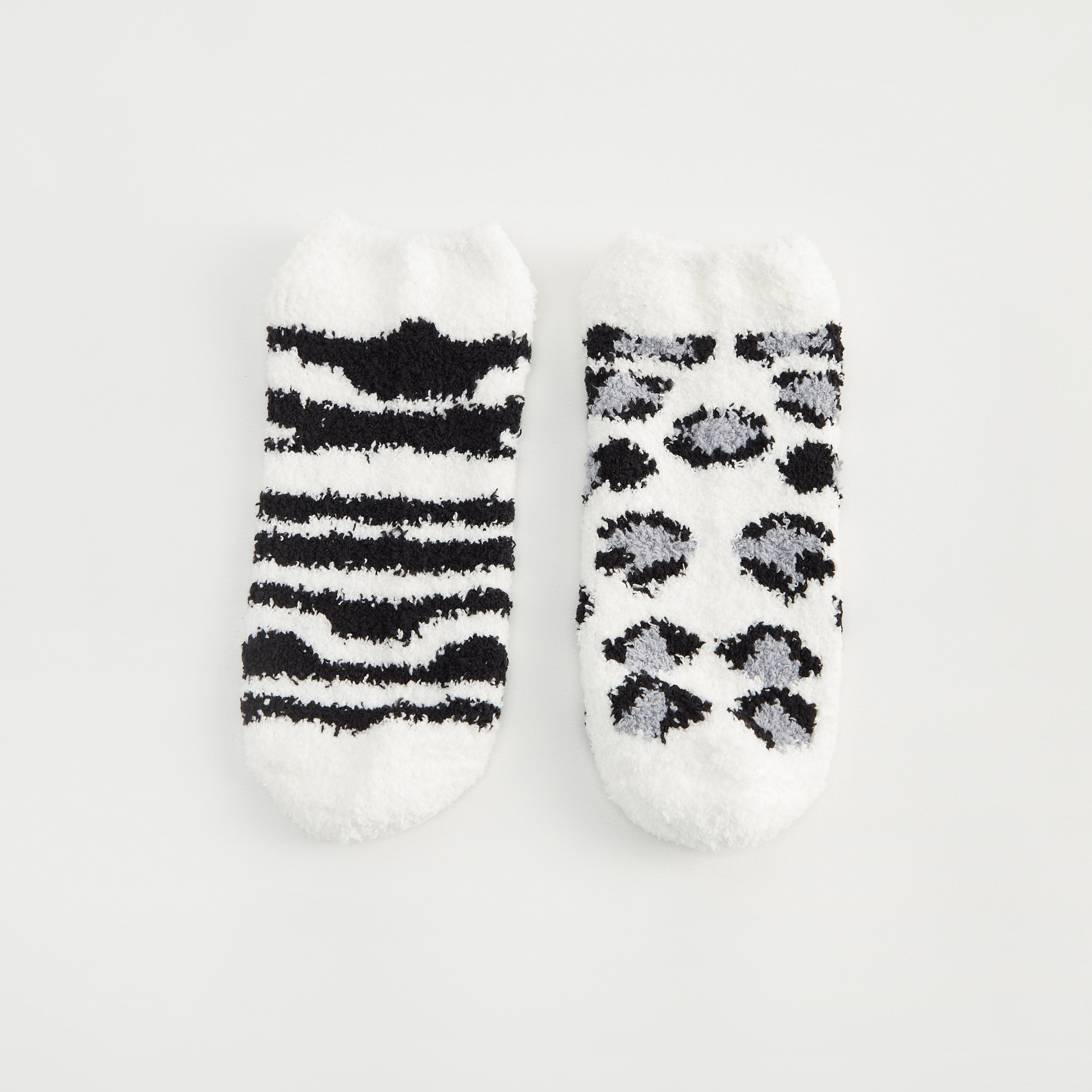 جوارب بطبعات حيوانات- طقم من 2-women-socksandstockings-image-1