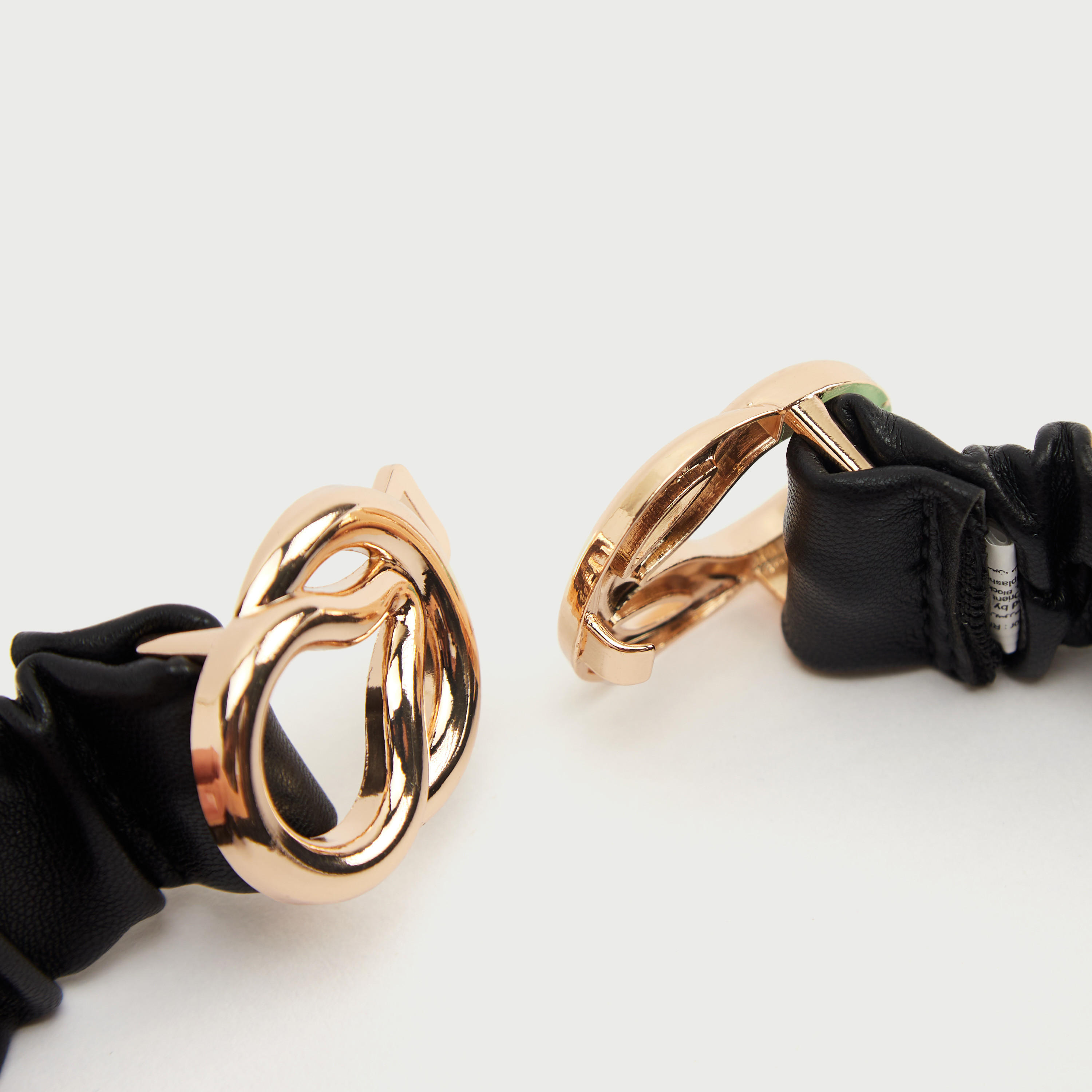 حزام سادة بكسّرات مع إبزيم إغلاق مزدوج-women-clothingaccessories-belts-image-1