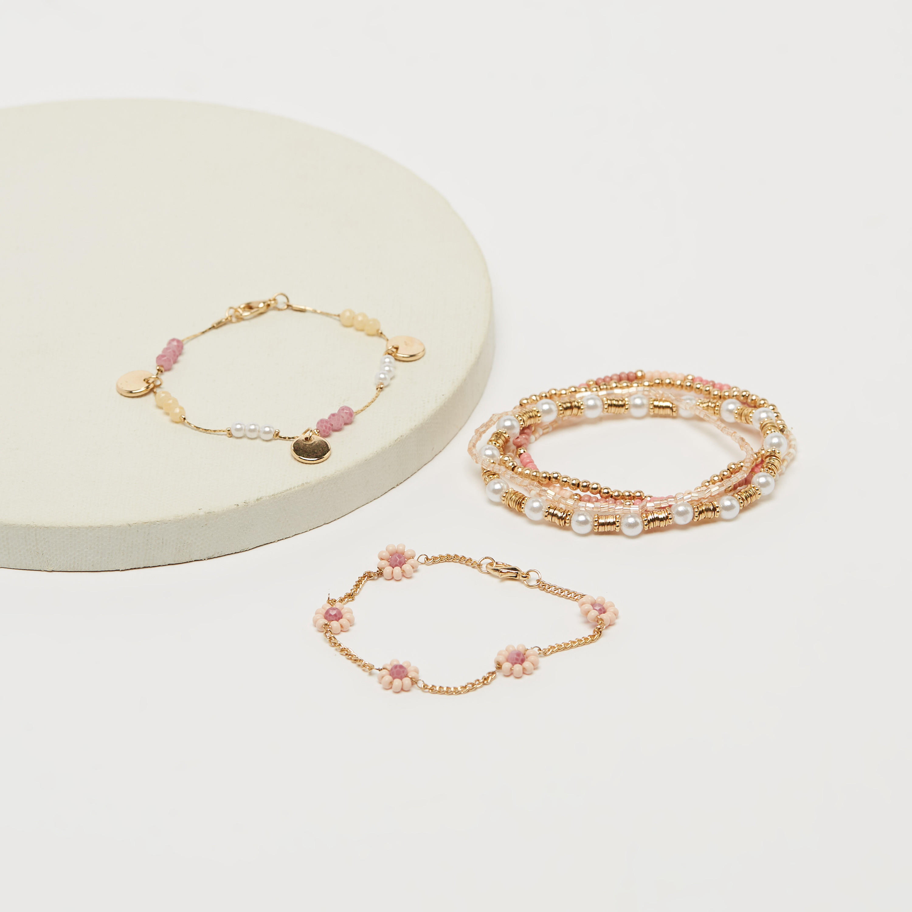 سوار مزين بالخرز - طقم من 7 قطع-women-watchesandjewellery-jewellery-banglesandbracelets-image-1
