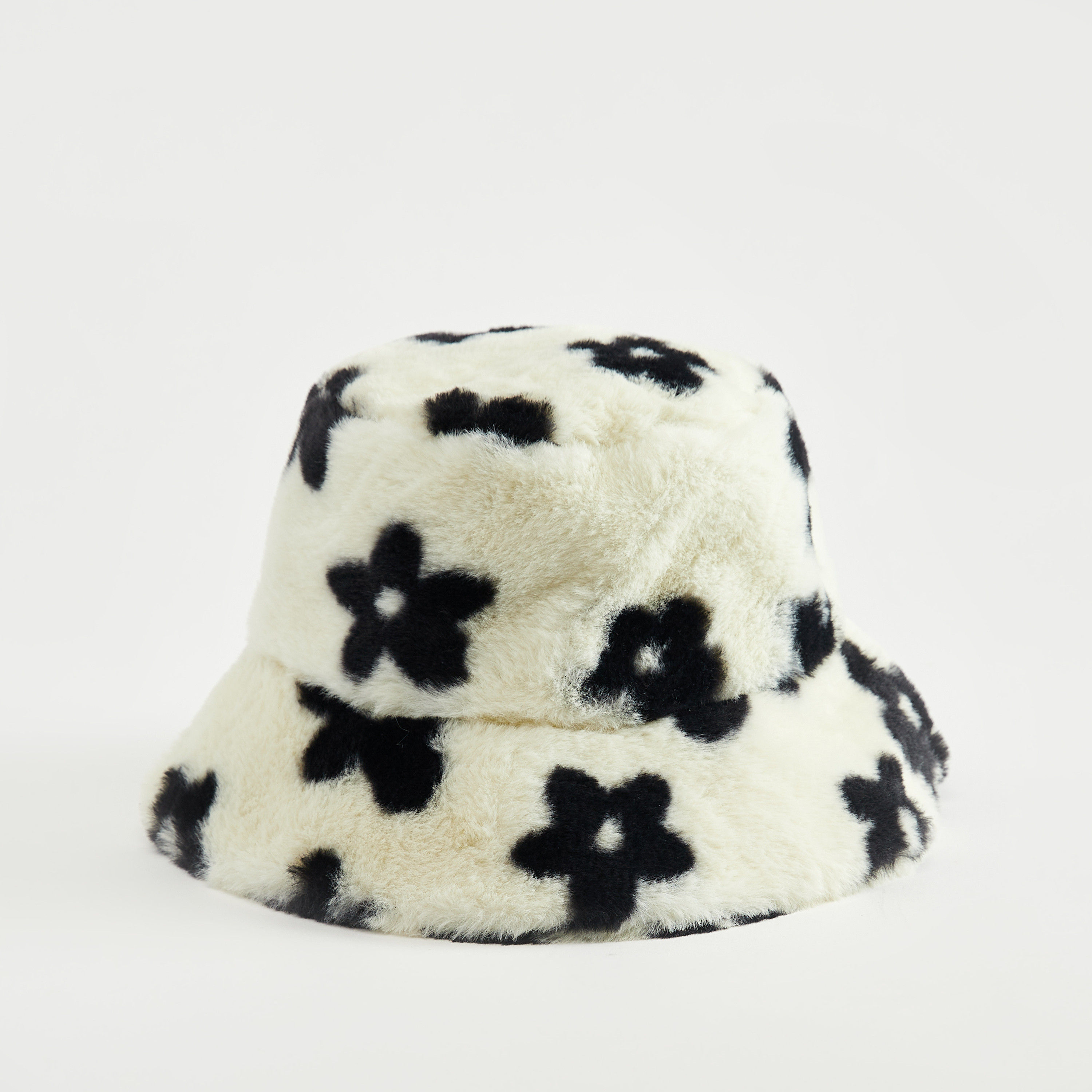 قبعة دلو فرو صناعي بزهور بارزة الملمس-women-clothingaccessories-capsandhats-image-1