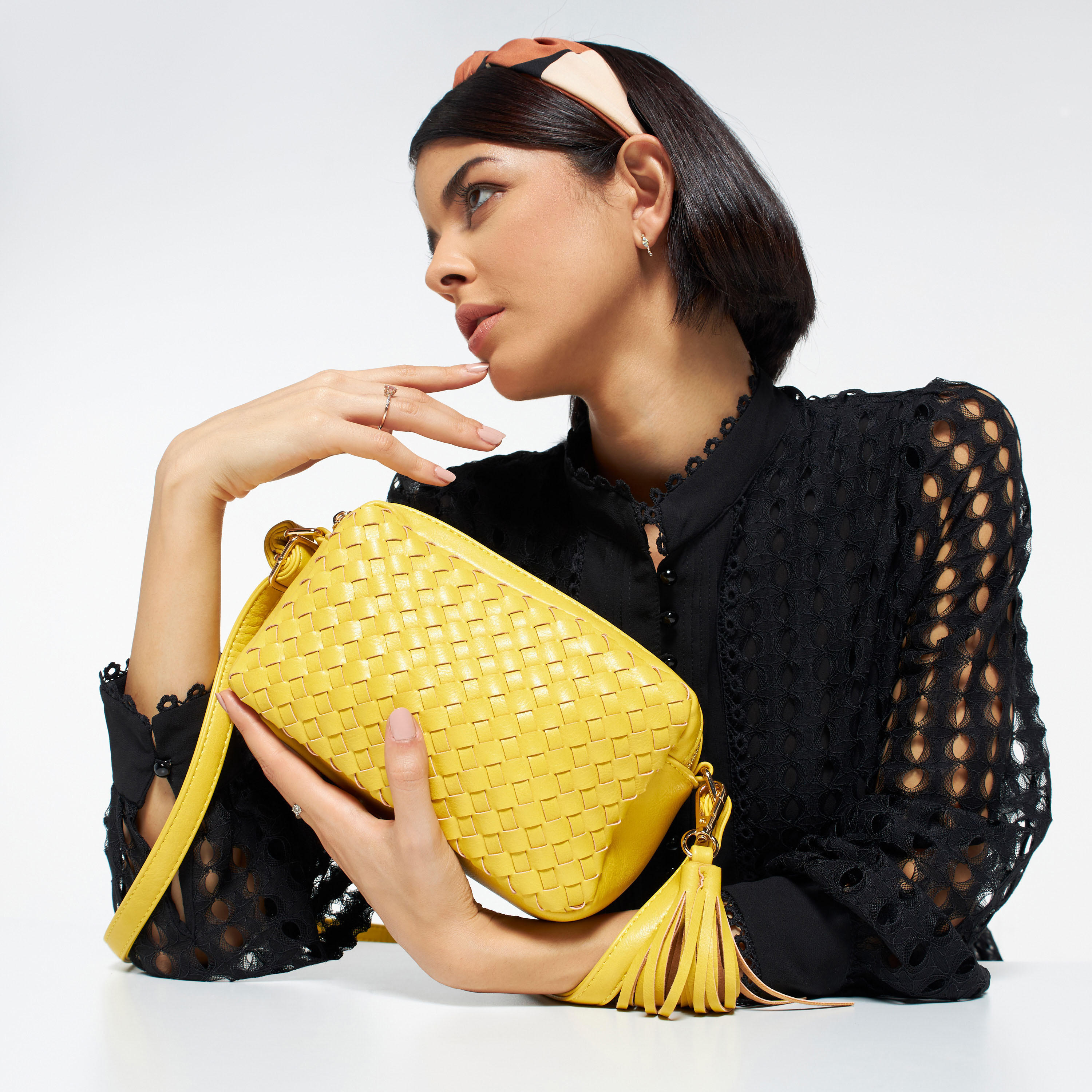 شنطة كروس بودي بارزة الملمس بحزام قابل للتعديل-women-bagsandwallets-handbags-image-2