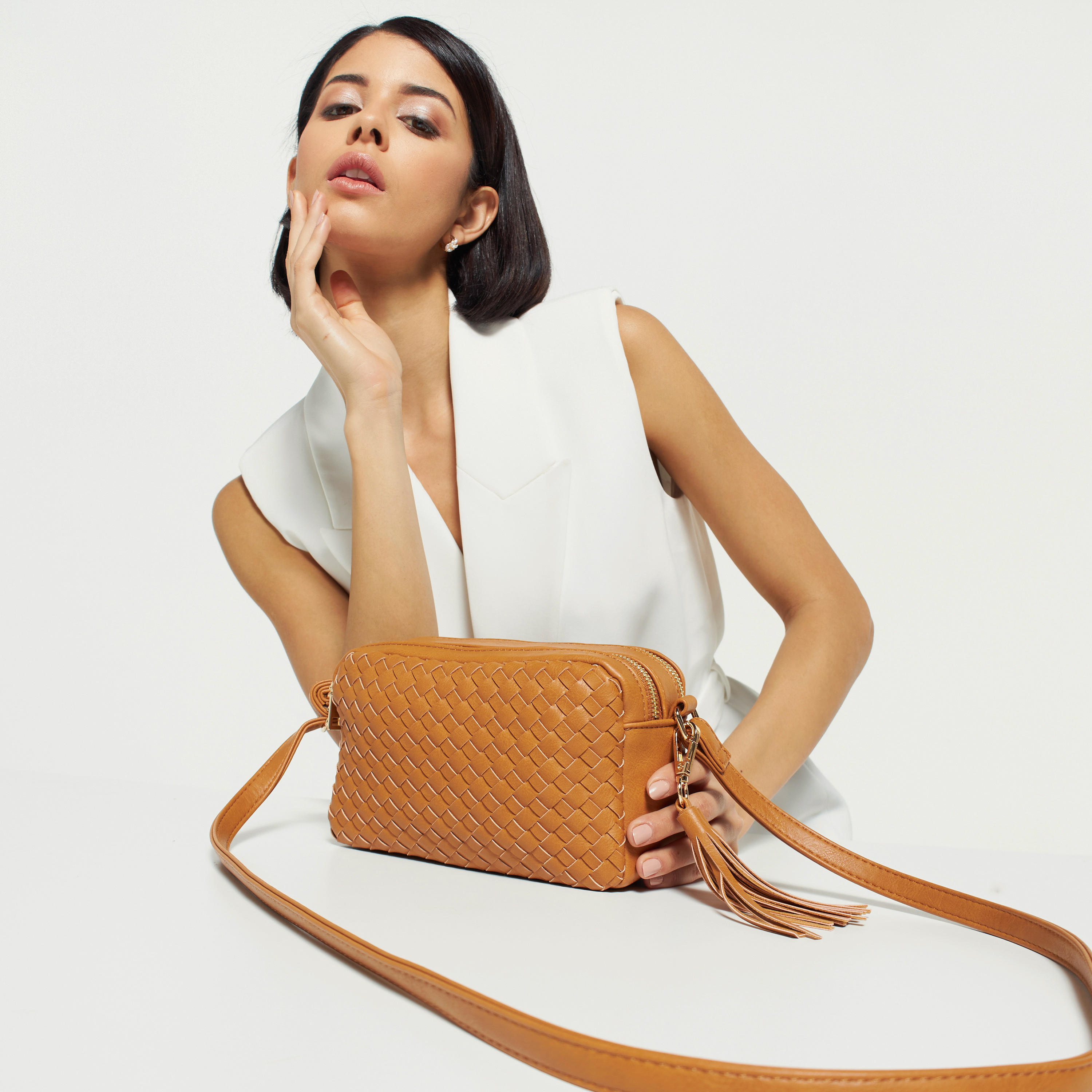 شنطة كروس بودي بارزة الملمس بحزام قابل للتعديل-women-bagsandwallets-handbags-image-7