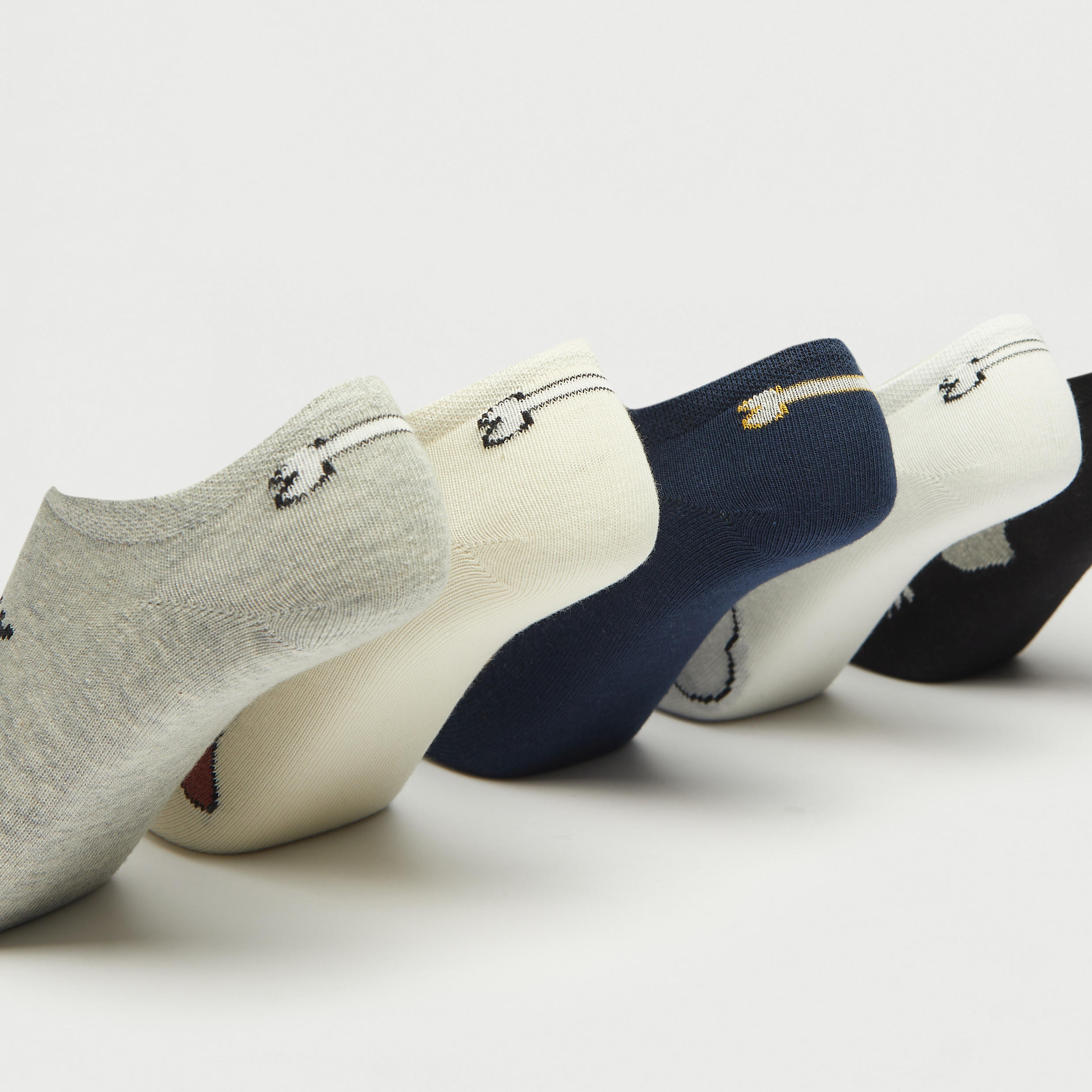 Set of 5 - Textured Ankle Length Socks-women-socksandstockings-image-4