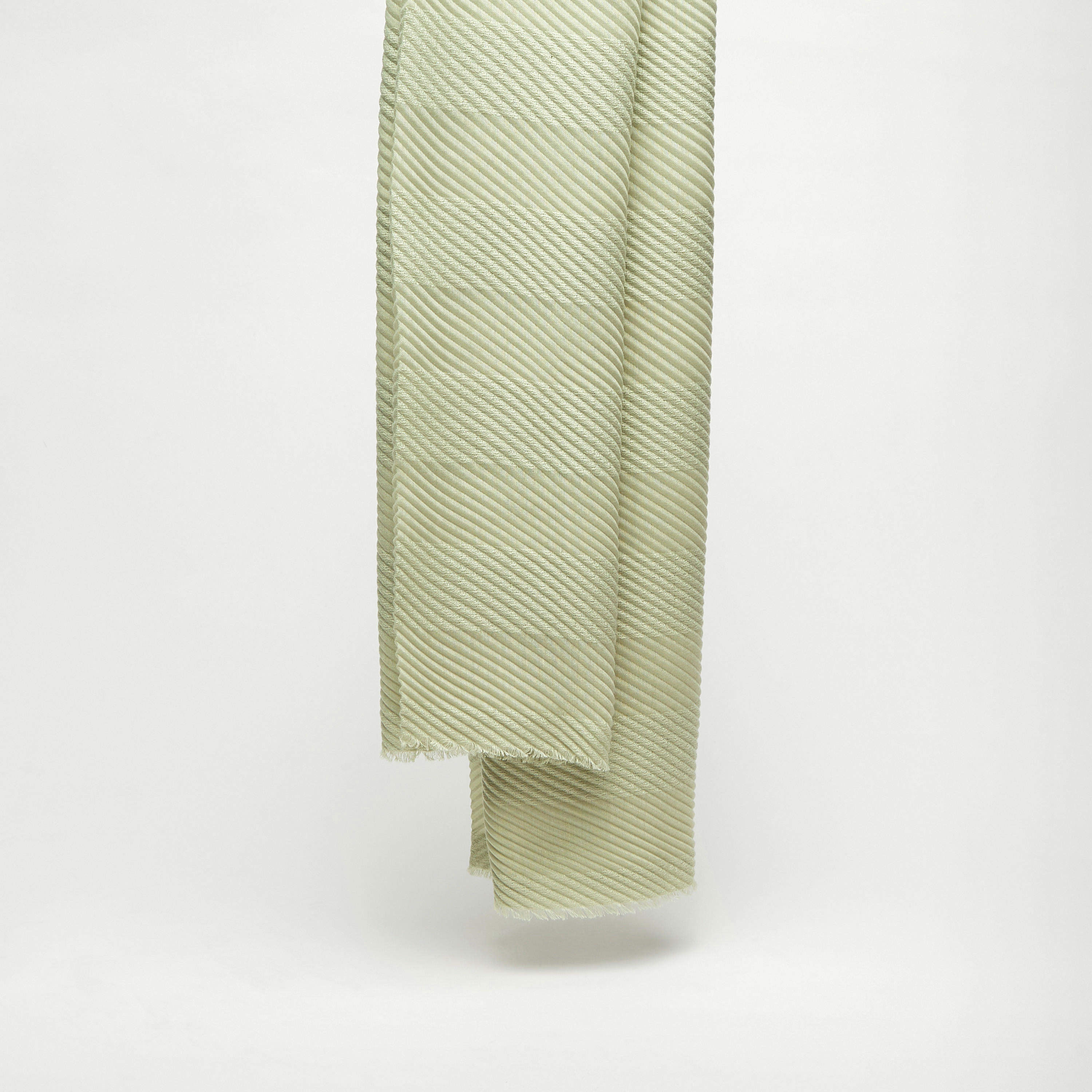 وشاح بارز الملمس بكسرات-women-clothingaccessories-scarves-image-3