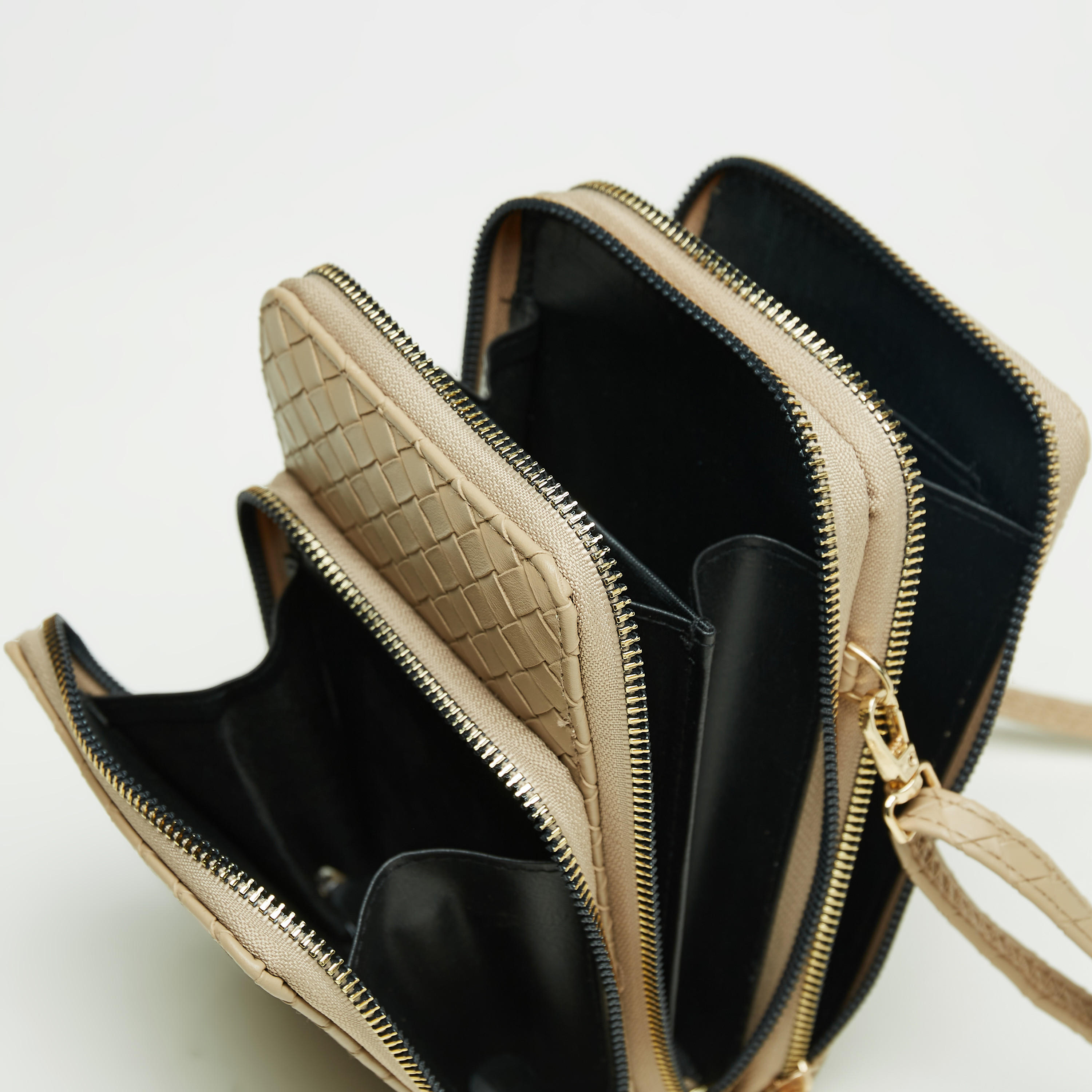 شنطة كروس بودي منسوجة بارزة الملمس بسحاب إغلاق-women-bagsandwallets-handbags-image-5