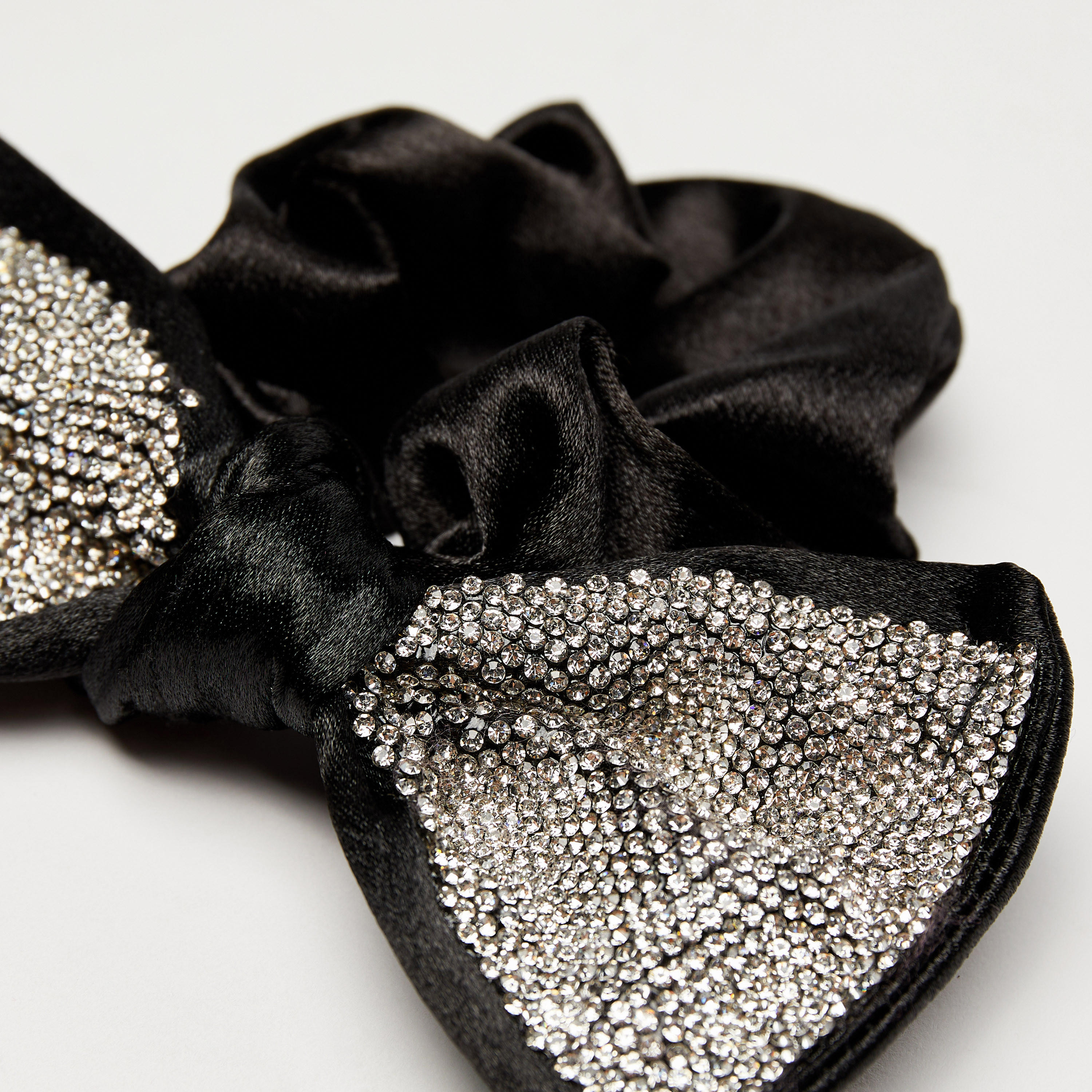 Bow Accented Hair Scrunchie-women-hairaccessories-image-5