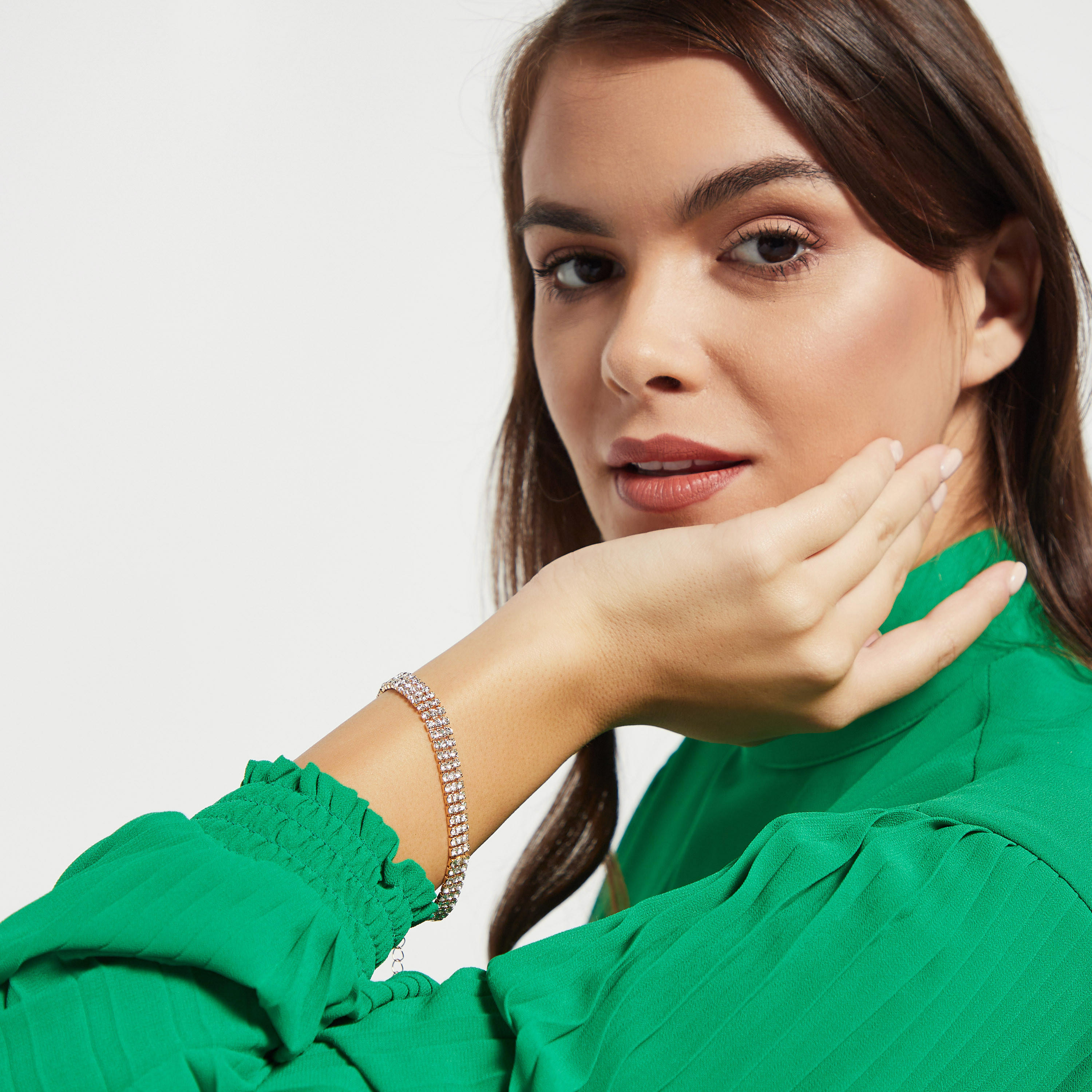 أساور مزيّنة بمشبك إغلاق - طقم من 2 قطع-women-watchesandjewellery-jewellery-banglesandbracelets-image-2