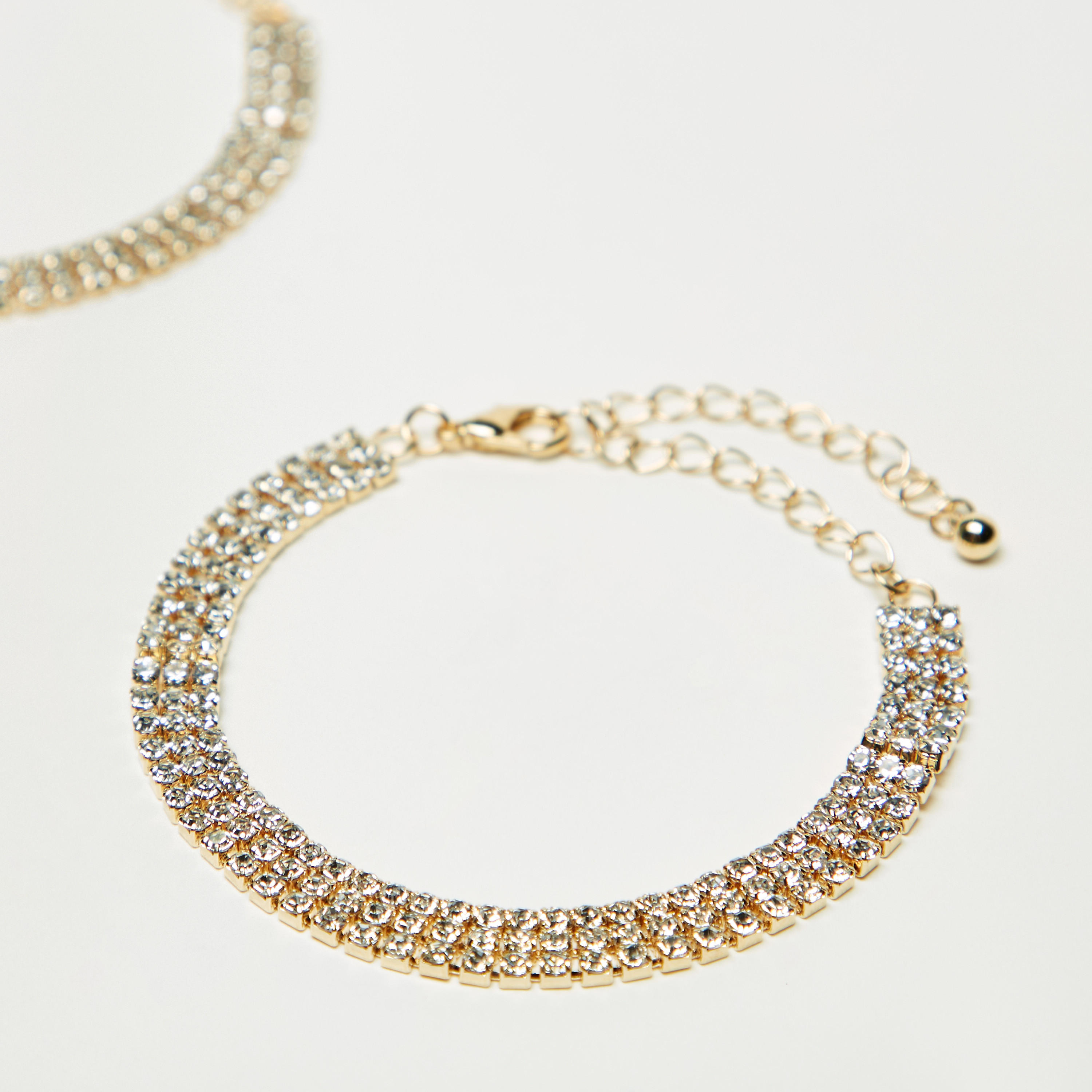 أساور مزيّنة بمشبك إغلاق - طقم من 2 قطع-women-watchesandjewellery-jewellery-banglesandbracelets-image-3