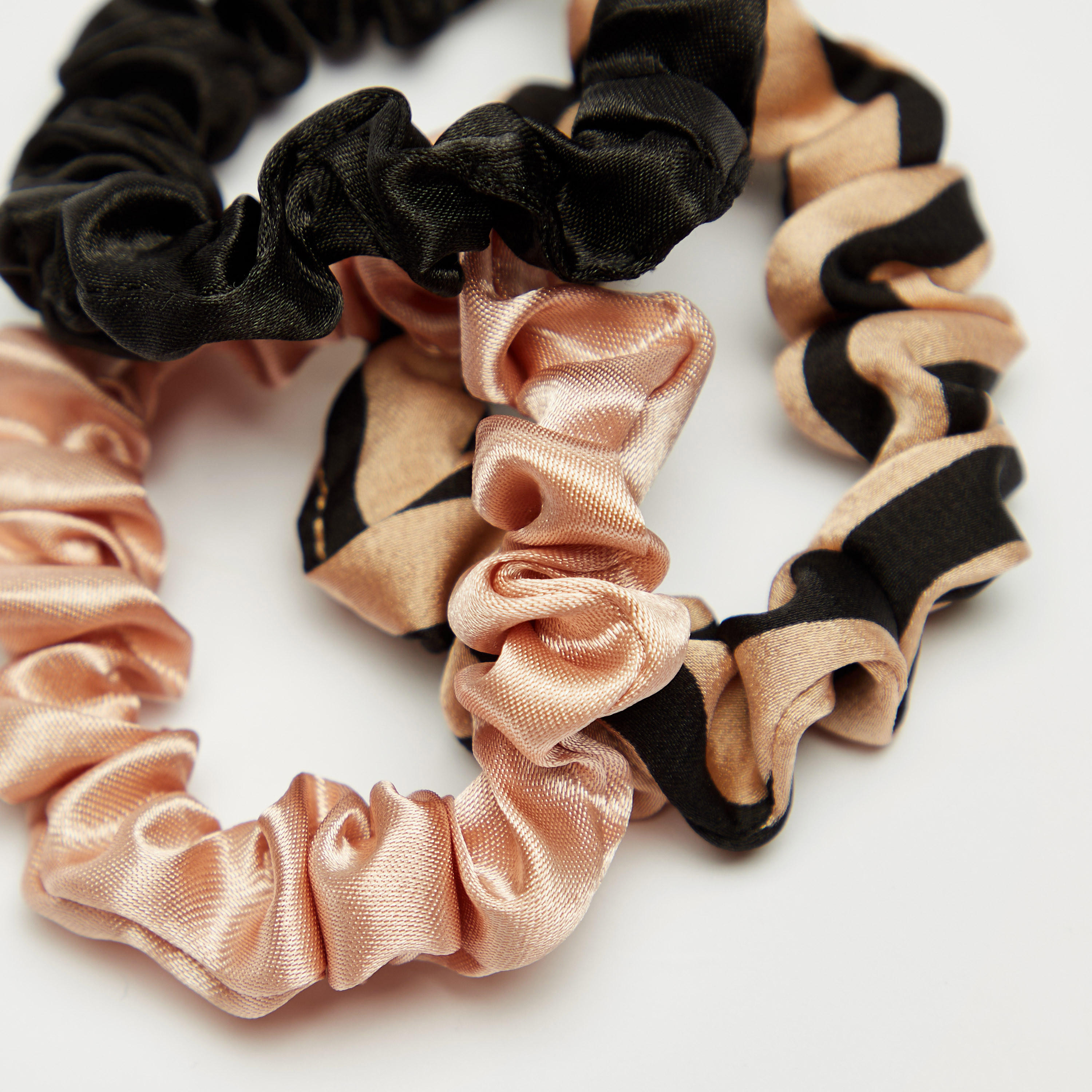 طقم سكرانشي شعر من جلوو - 6 قطع-women-hairaccessories-image-3