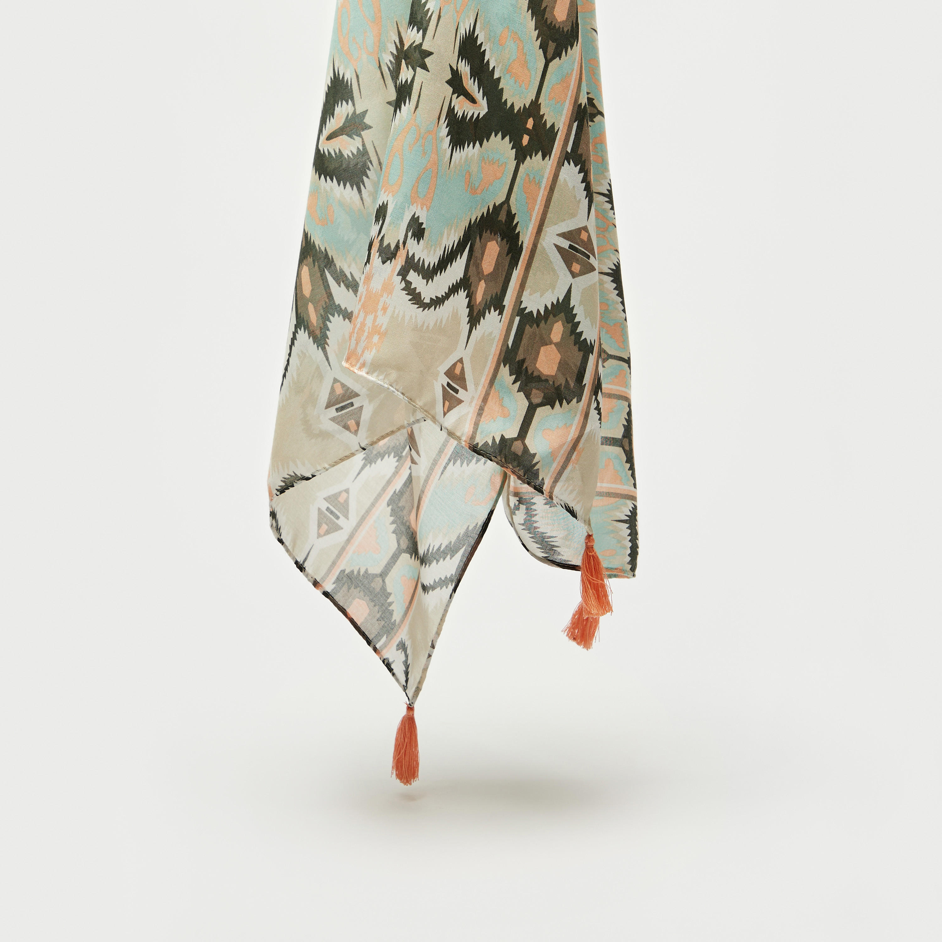 وشاح بطبعات أزهار وشرابات-women-clothingaccessories-scarves-image-1