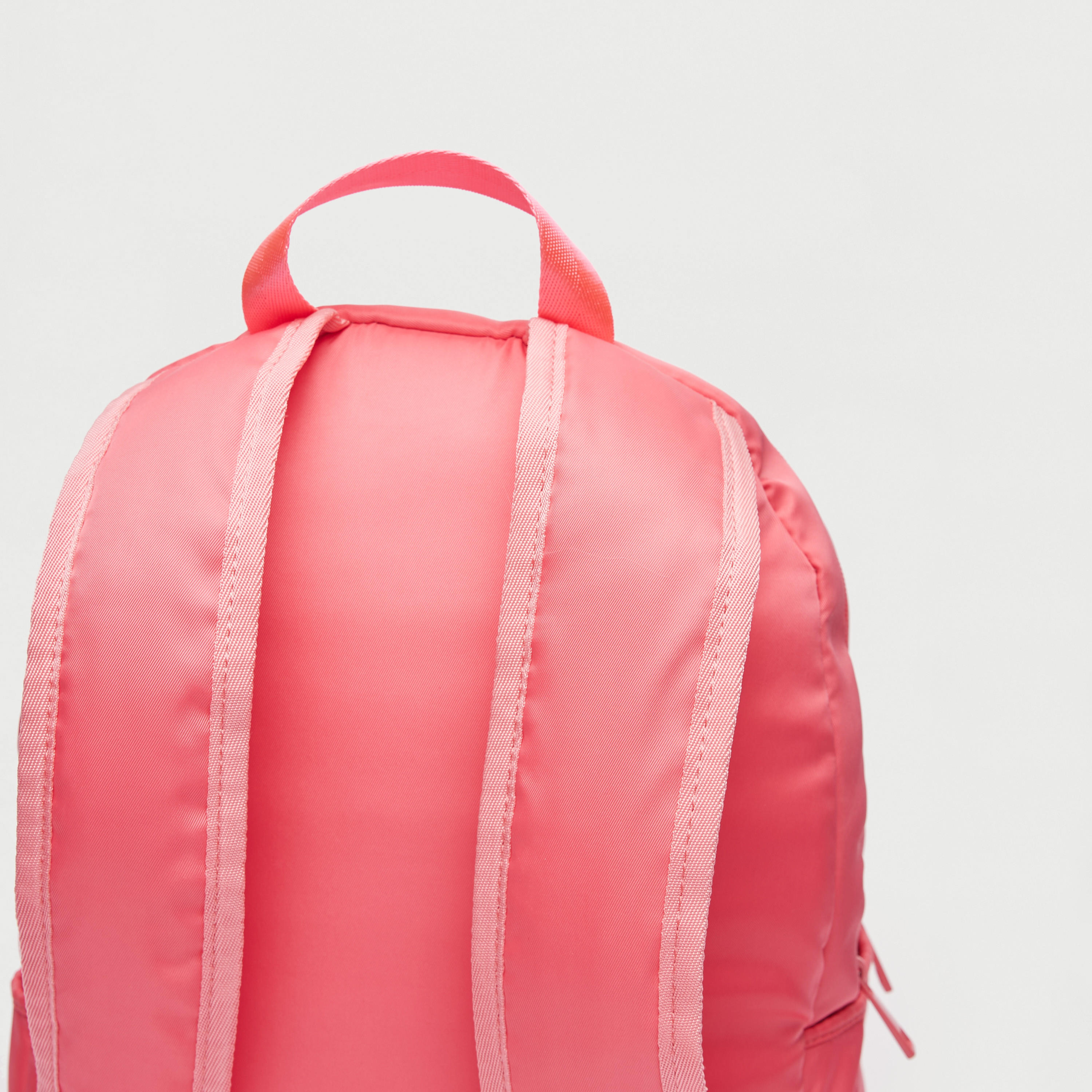 شنطة ظهر بطبعات شعار وحمّالات كتف قابلة للتعديل من كابا-women-clothing-sportswearandactivewear-accessories-image-1