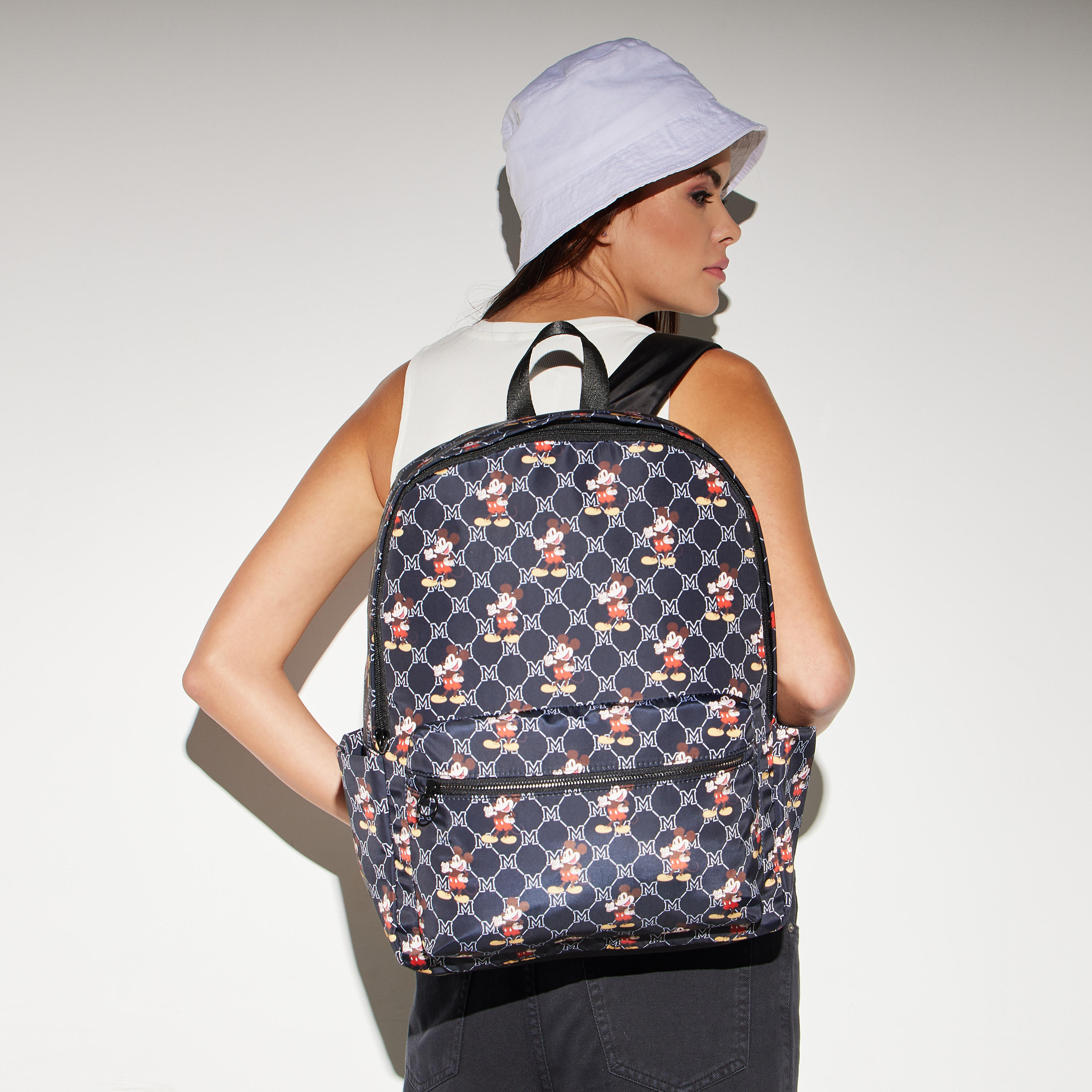 شنطة ظهر بحمّالات كتف قابلة للتعديل وطبعات ميكي ماوس-men-bags-image-4