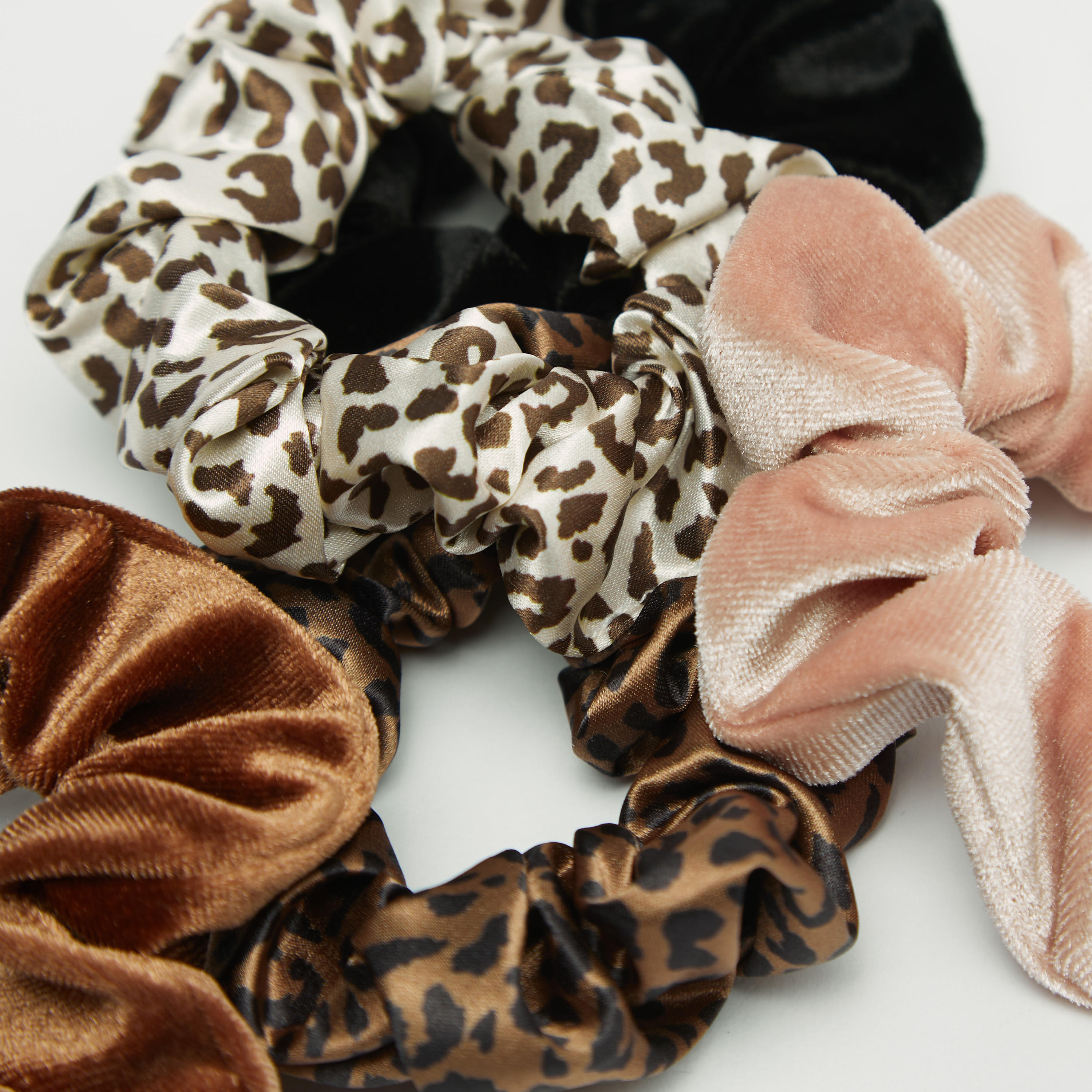 ربطات شعر سكرانشي مطاطية - طقم 5 قطع-women-hairaccessories-image-4