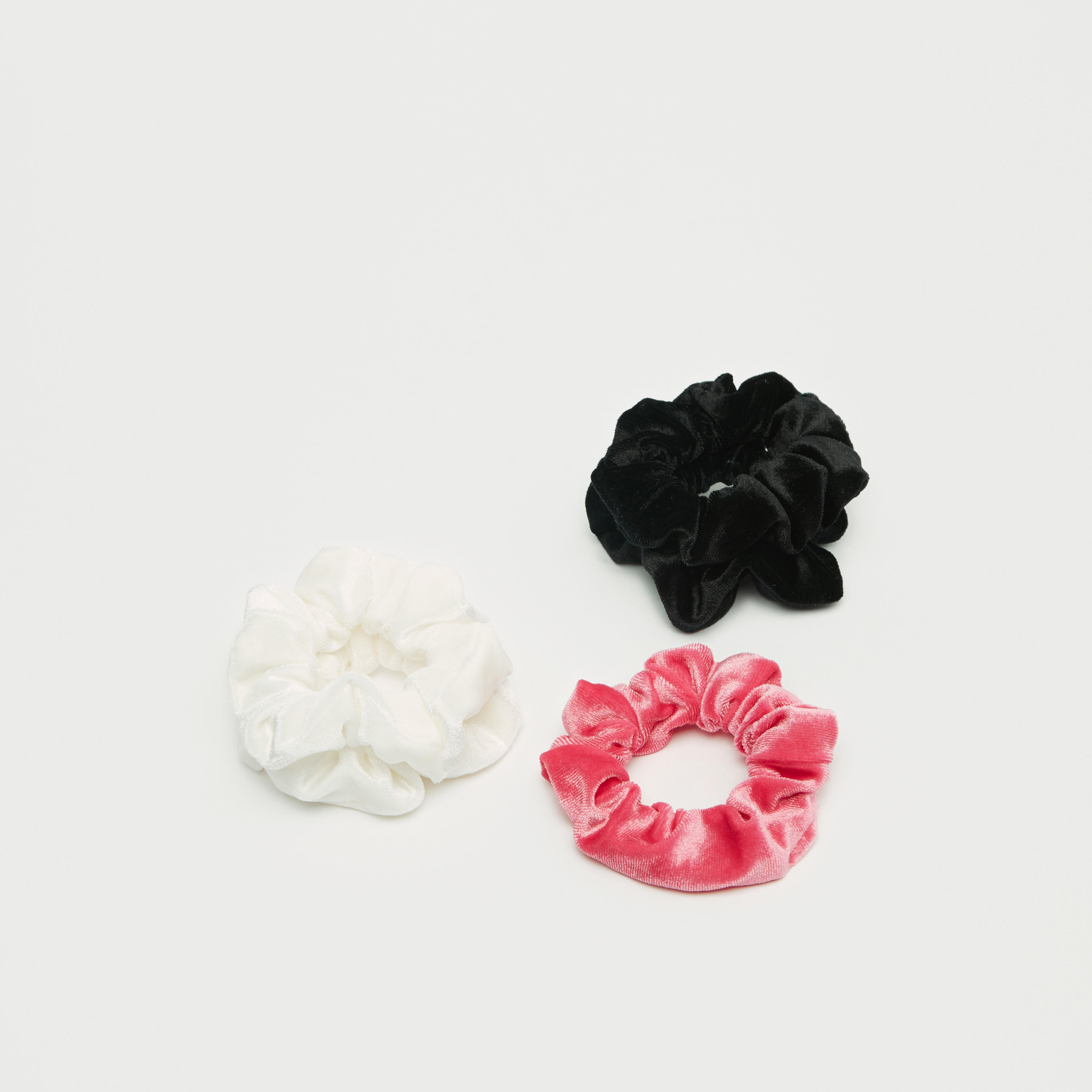 سكرانشي شعر مخمل من جلوو - طقم 5 قطع-women-hairaccessories-image-1