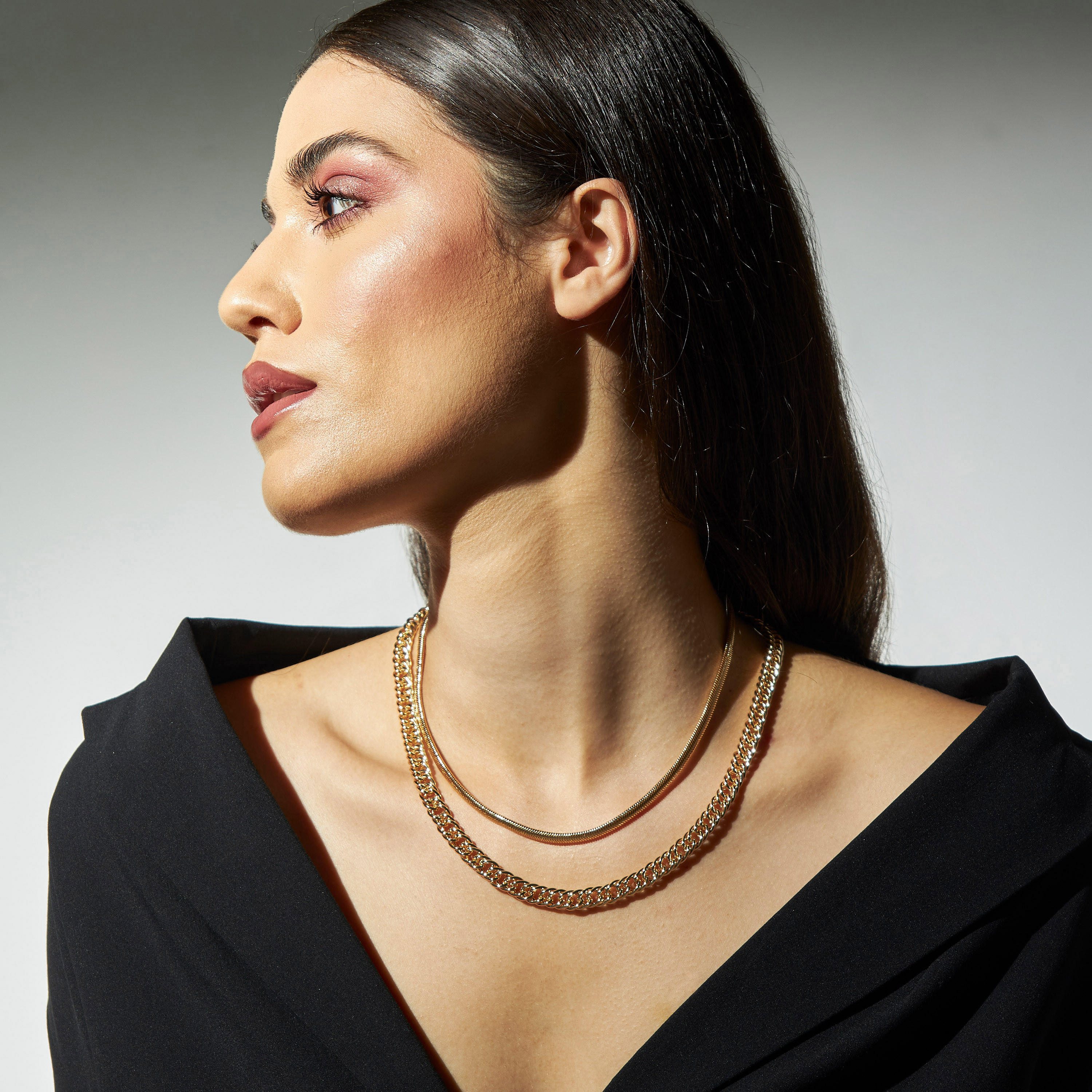 قلادة ميتاليك متعدّدة الطبقات بمشبك إغلاق-women-watchesandjewellery-jewellery-necklacesandpendants-image-2