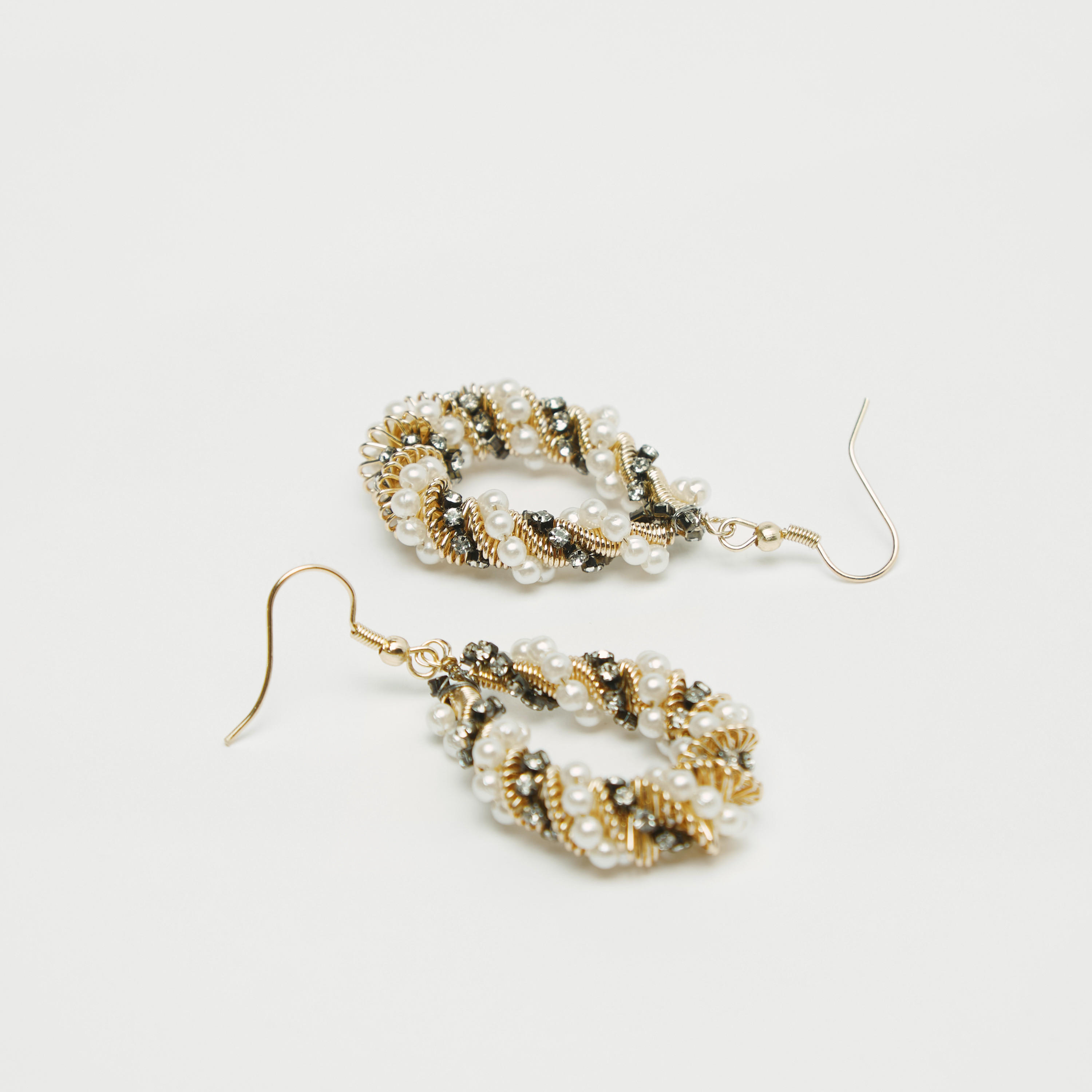 أقراط متدلية مزينة-women-watchesandjewellery-jewellery-earrings-image-1