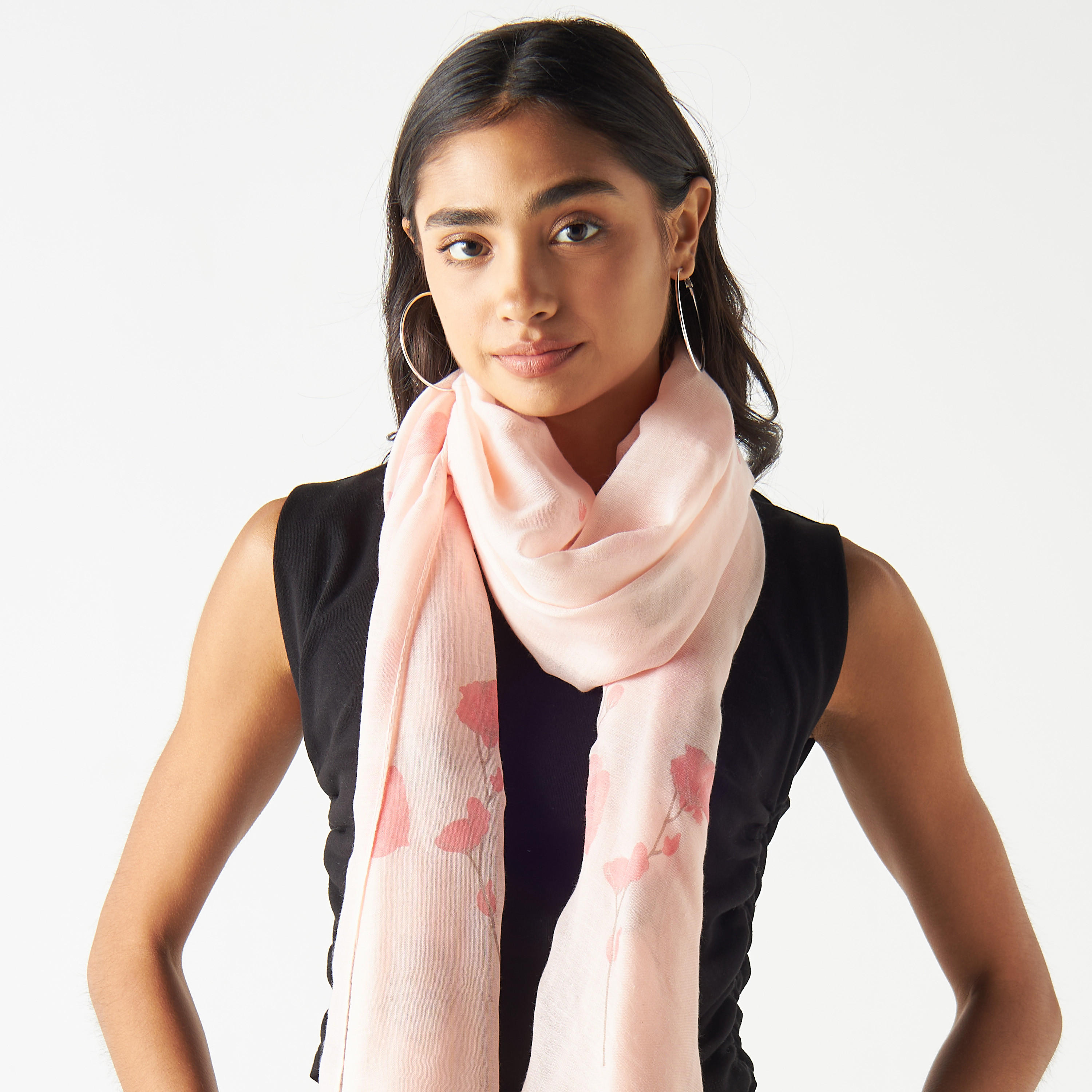 وشاح بطبعات أزهار من جلو-women-clothingaccessories-scarves-image-2