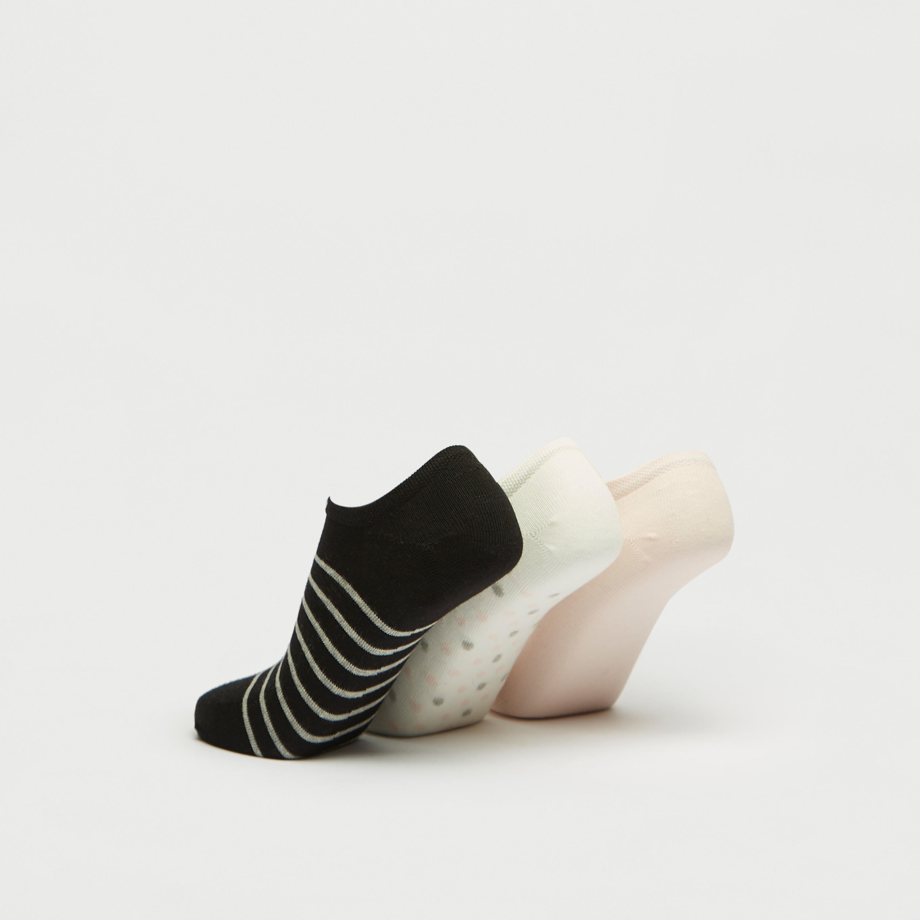 جوارب طول الكاحل بطبعات متنوّعة - طقم 3 قطع-women-socksandstockings-image-3