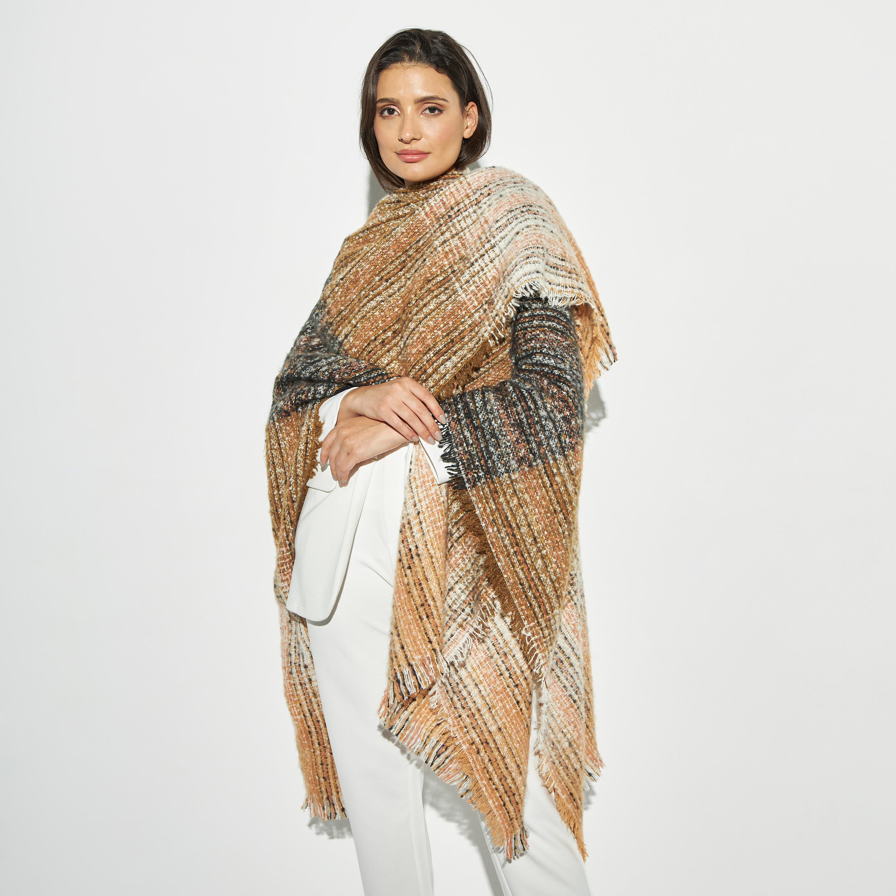 سترة فضفاضة بارزة الملمس بوكليه بحواف كشكش-women-clothingaccessories-scarves-image-1