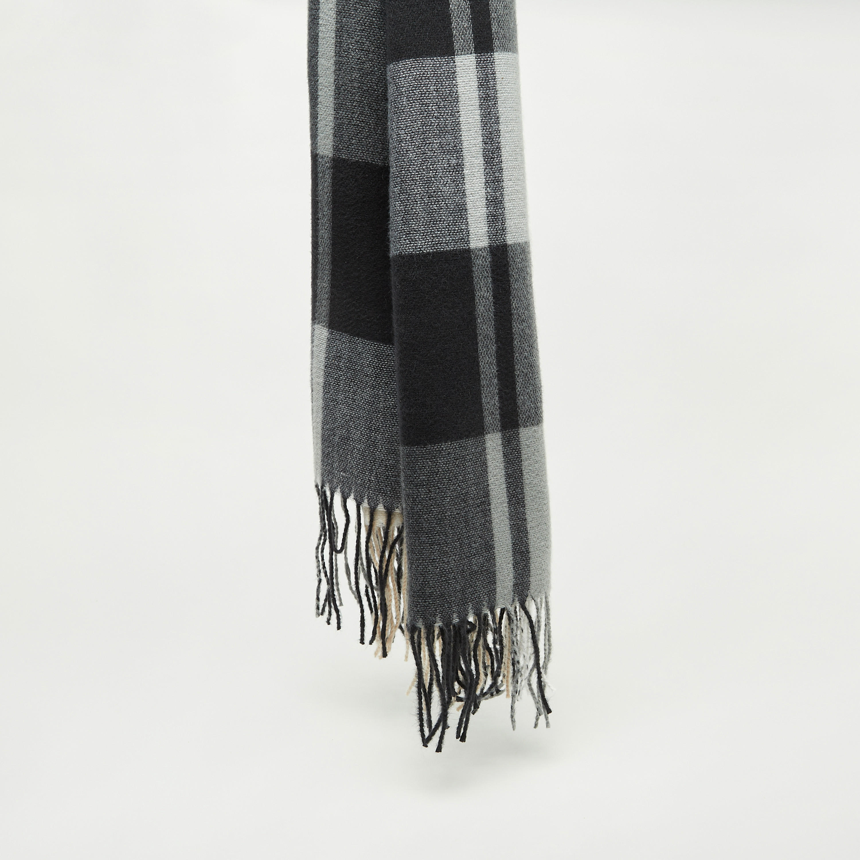 وشاح بارز الملمس كاروهات بشراشيب-women-clothingaccessories-scarves-image-3