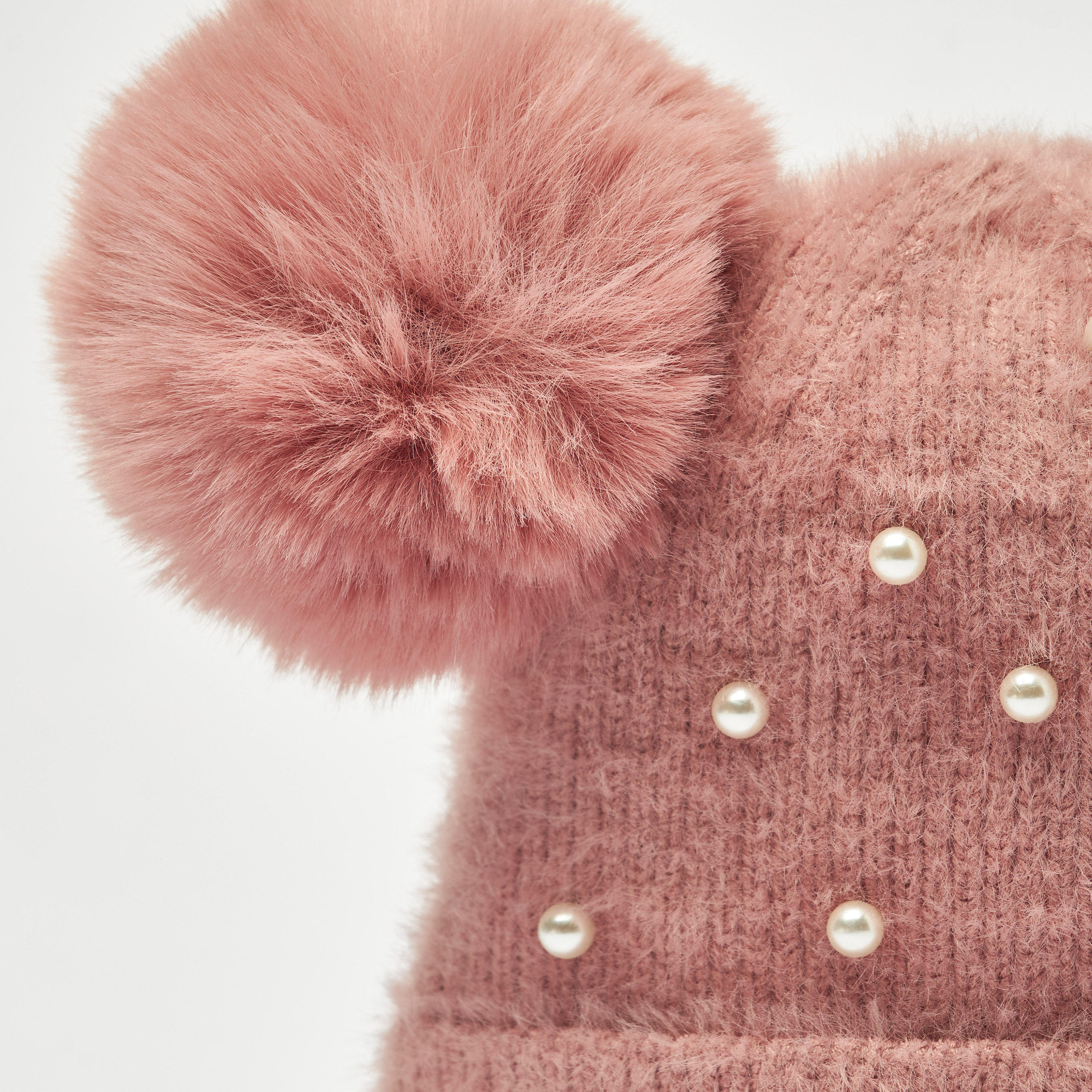 قبعة بيني مزيّنة باللؤلؤ مع كرات بوم بوم-women-clothingaccessories-capsandhats-image-3