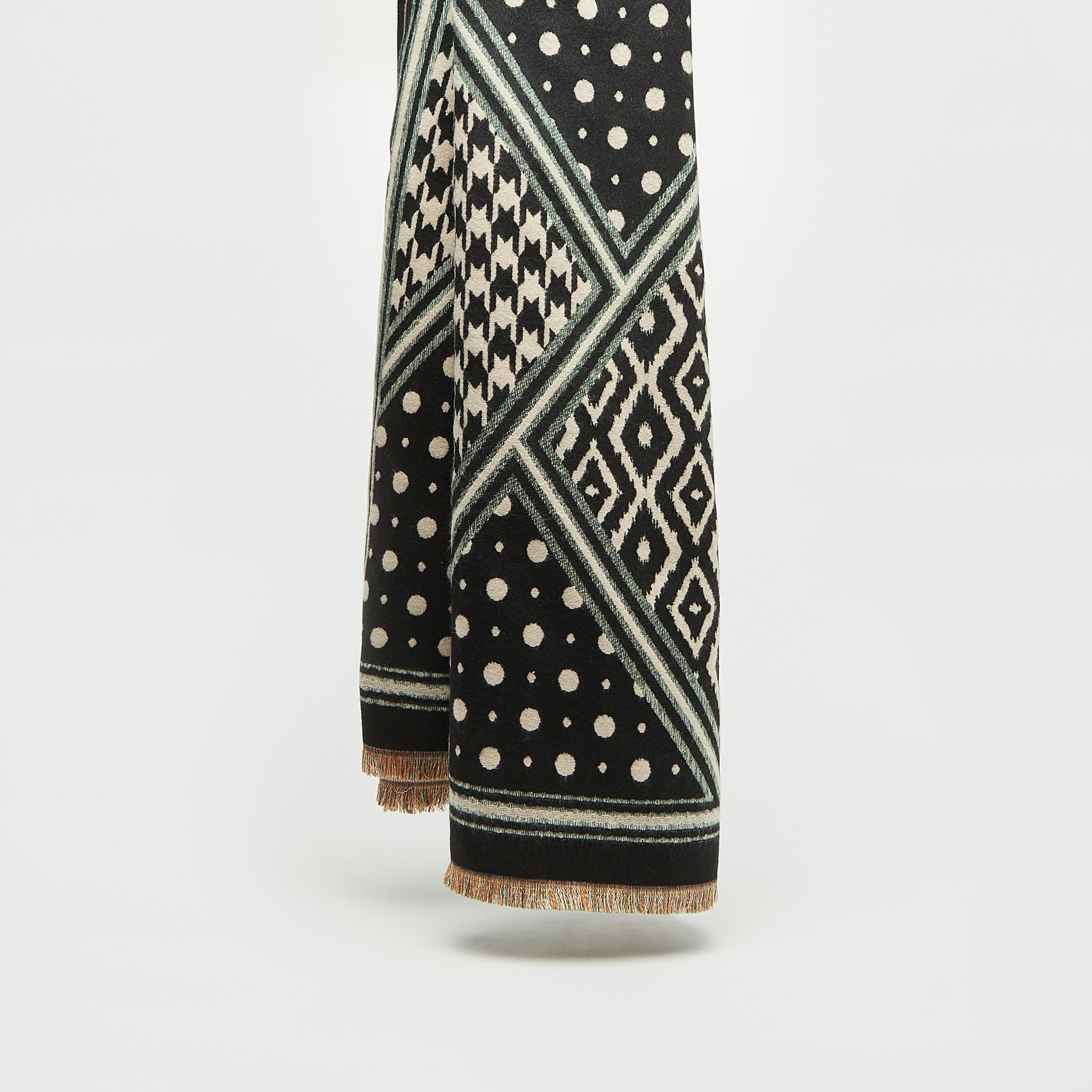 سترة فضفاضة بطبعات وشراشيب-women-clothingaccessories-scarves-image-1