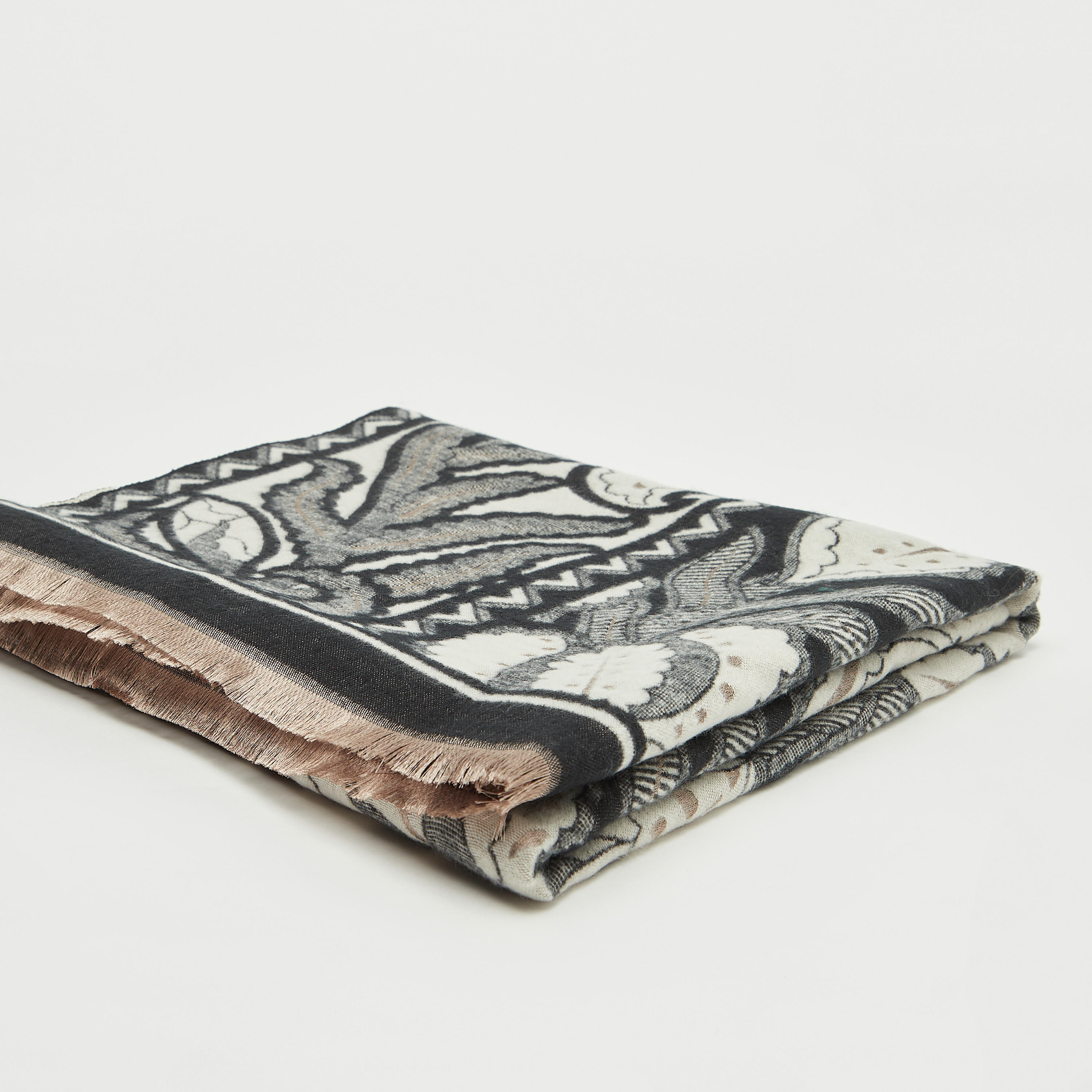 وشاح بشراشيب وطبعات بيزلي-women-clothingaccessories-scarves-image-1