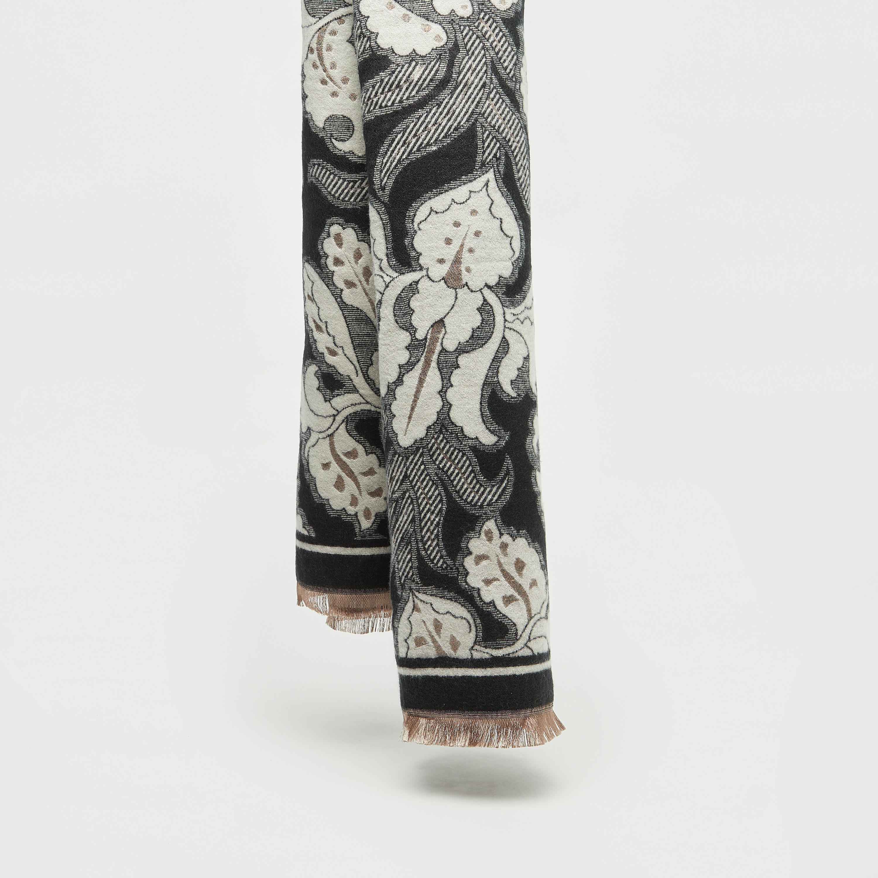 وشاح بشراشيب وطبعات بيزلي-women-clothingaccessories-scarves-image-3