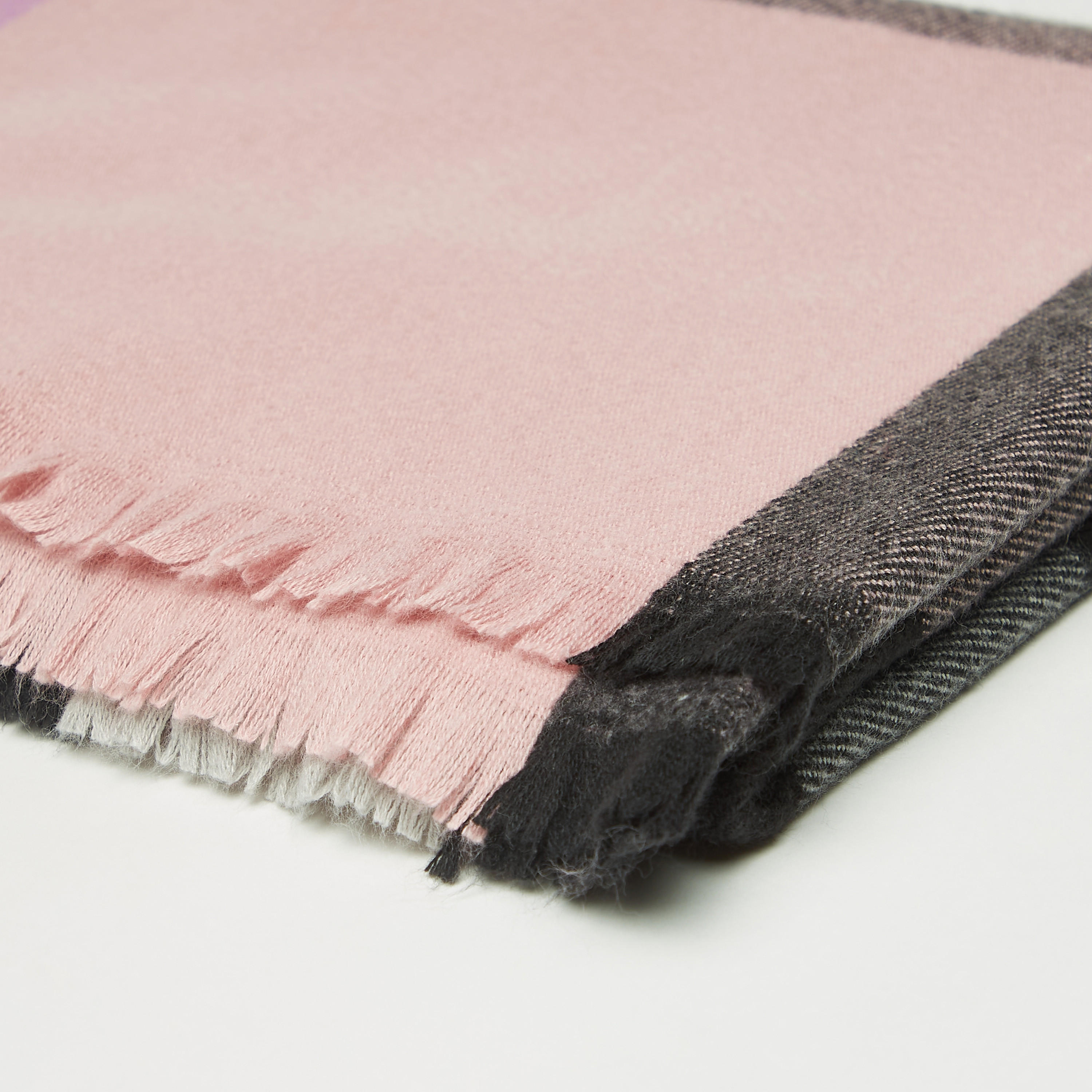 وشاح كاروهات بتفاصيل شراشيب-women-clothingaccessories-scarves-image-1