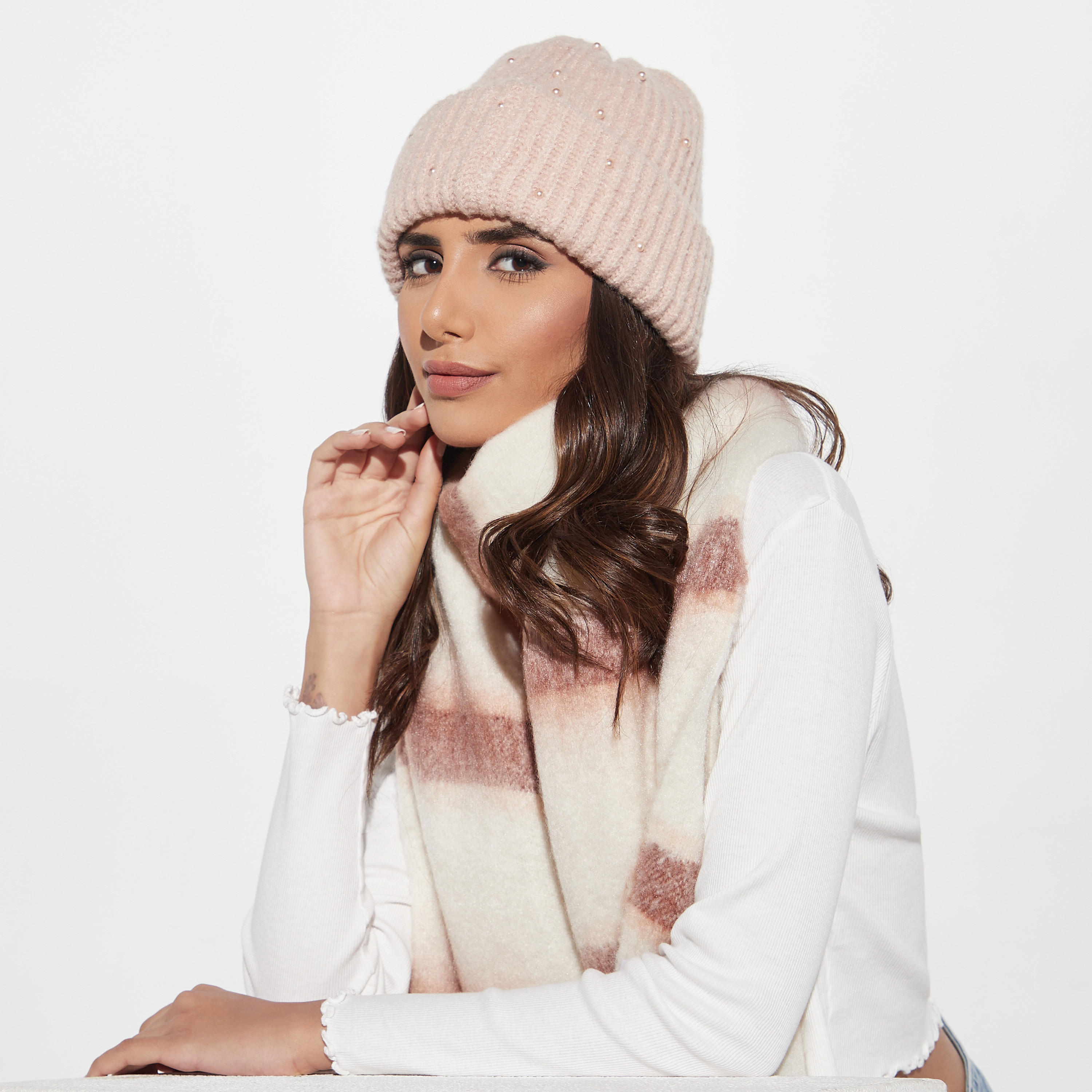 قبعة بيني مزيّنة-women-clothingaccessories-capsandhats-image-3