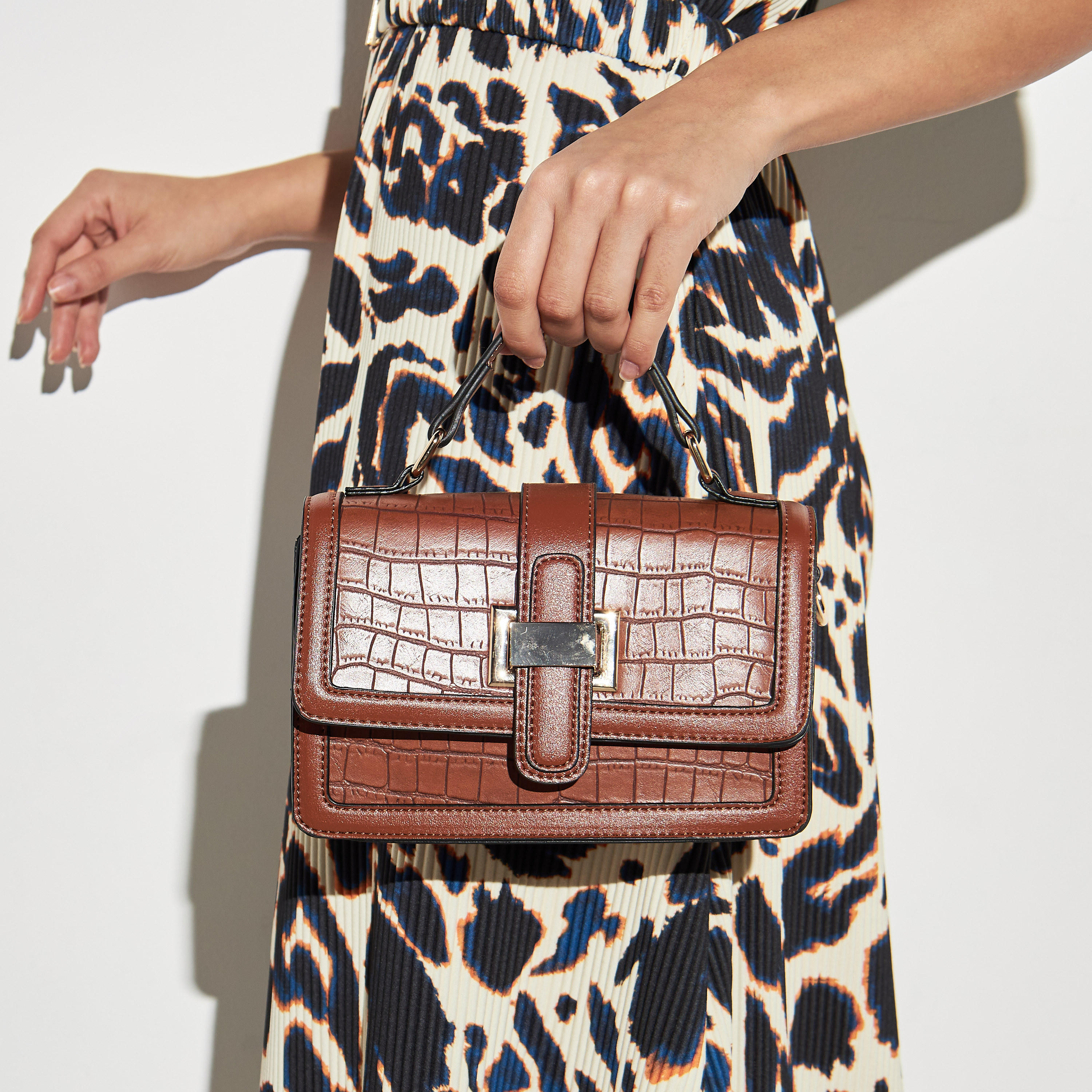شنطة كروس بودي بارزة الملمس بحزام قابل للفصل ومقبض-women-bagsandwallets-handbags-image-2