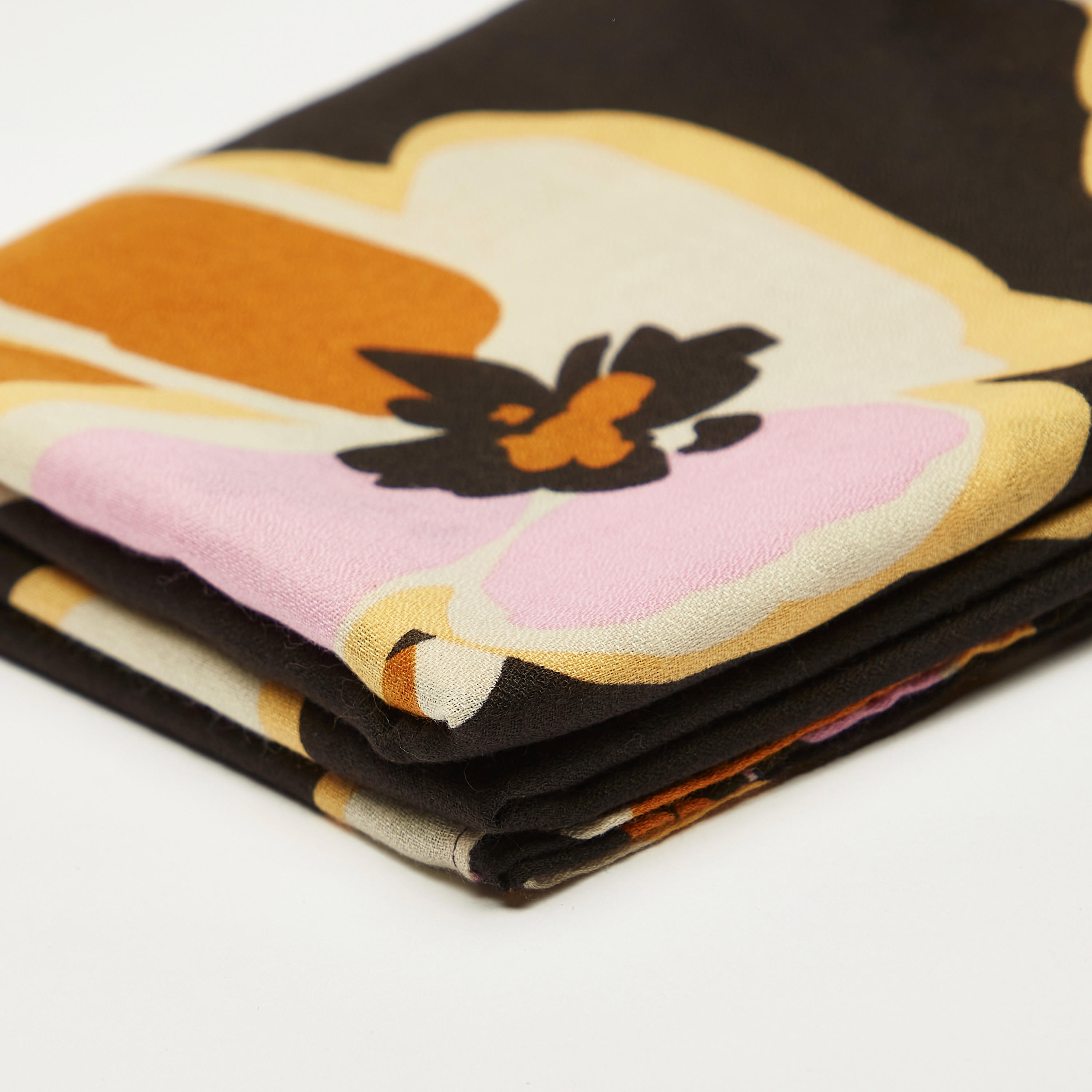 وشاح بطبعات أزهار-women-clothingaccessories-scarves-image-2