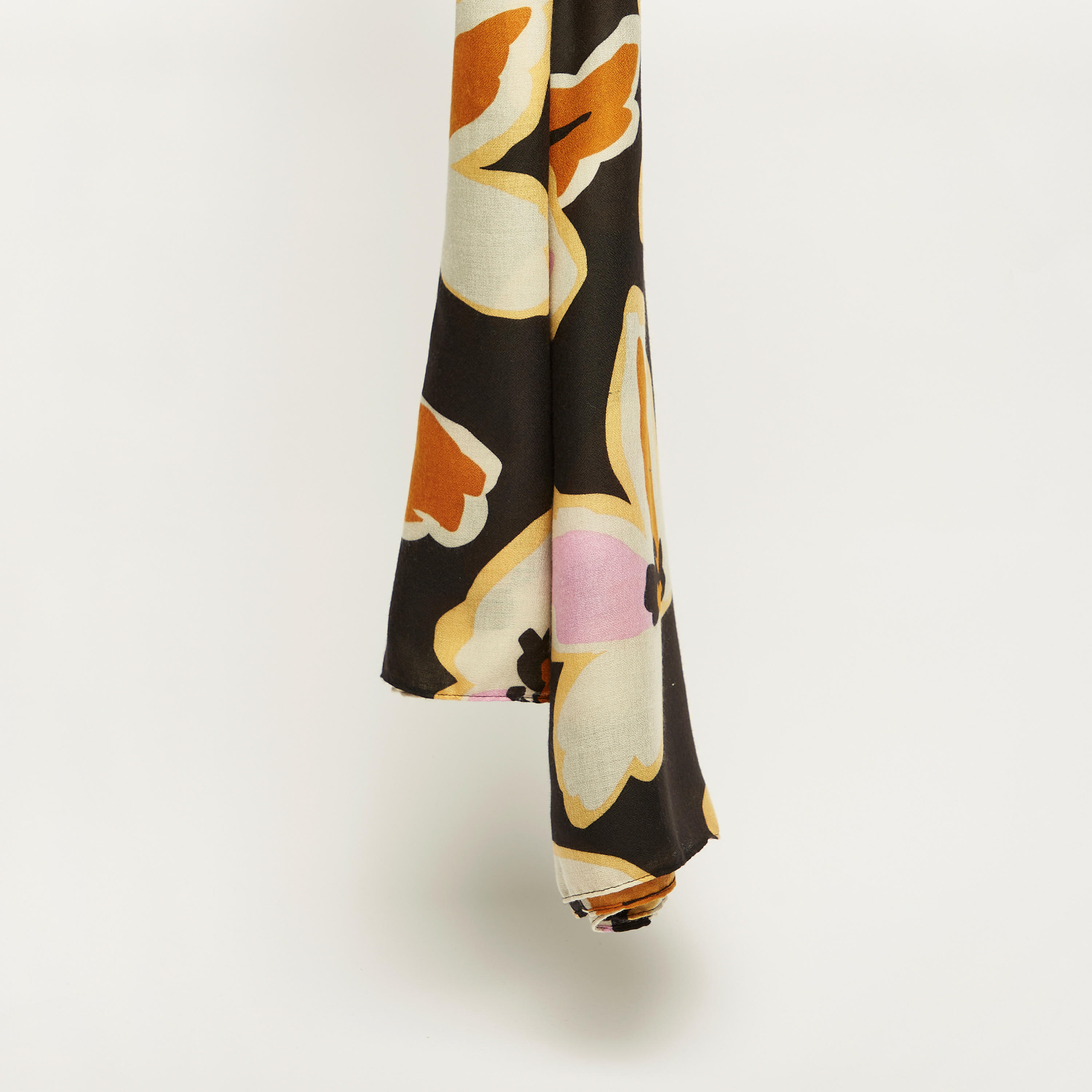 وشاح بطبعات أزهار-women-clothingaccessories-scarves-image-3