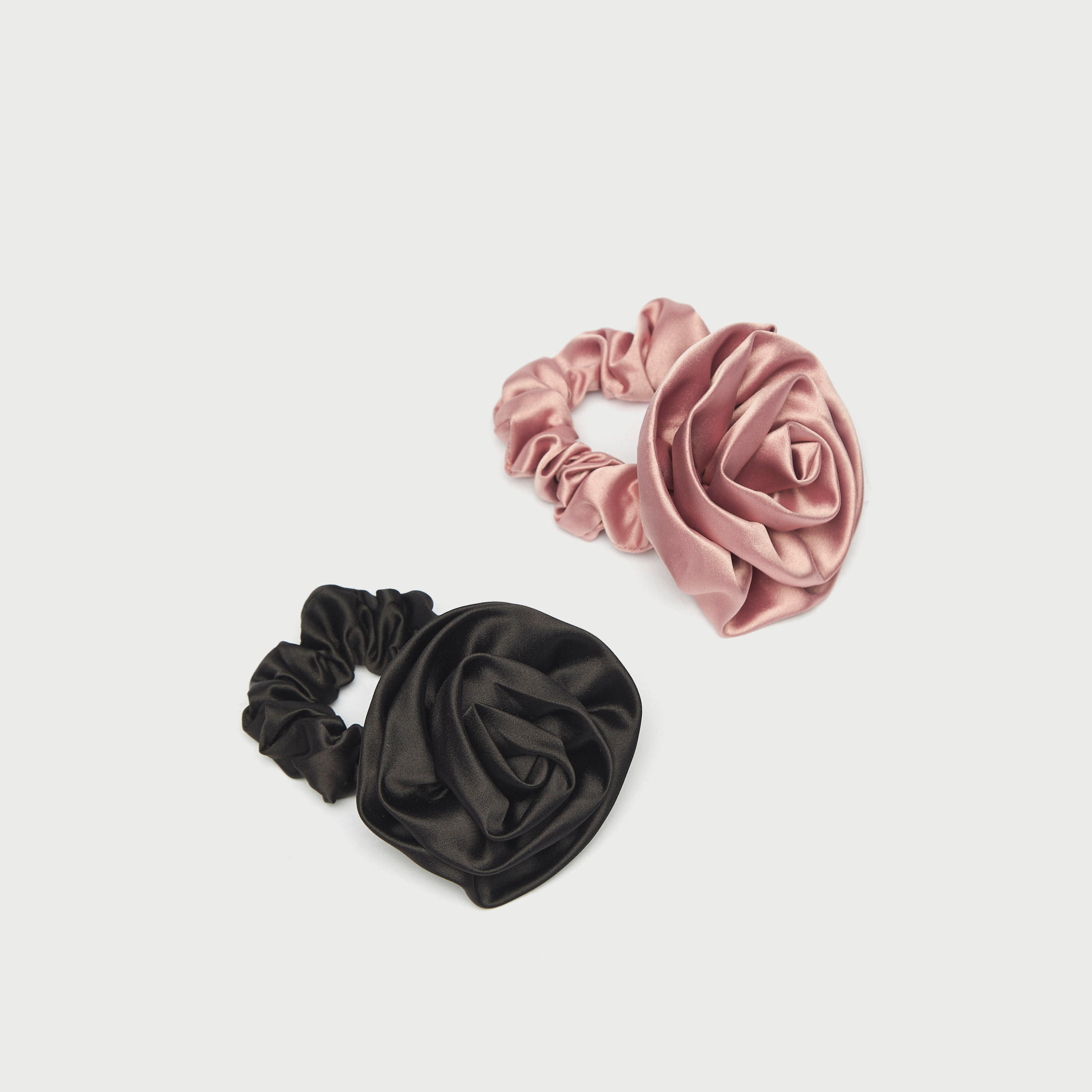 سكرانشي شعر بطبعات أزهار - طقم قطعتين-women-hairaccessories-image-2