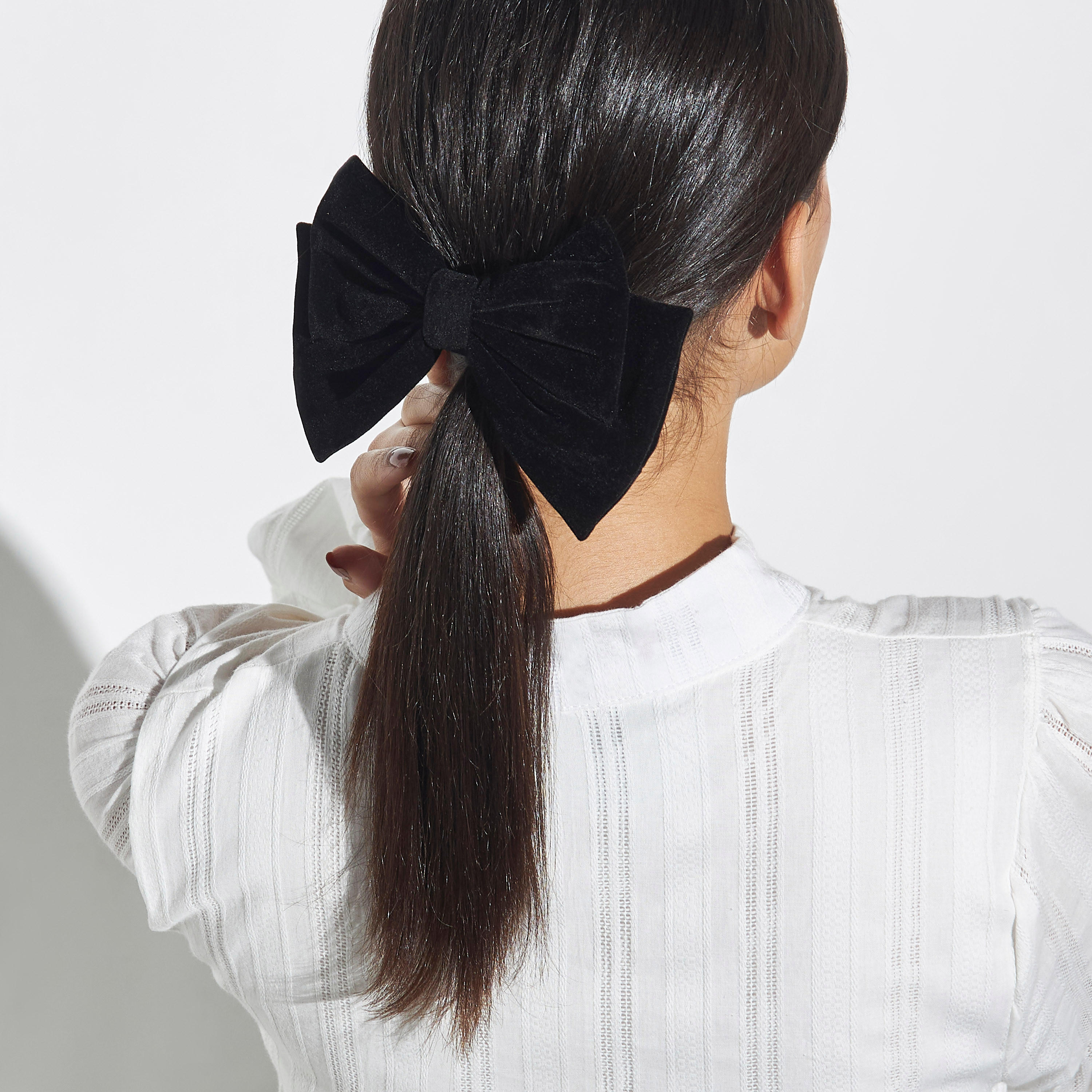 مشبك شعر مخمل بفيونكة-women-hairaccessories-image-1