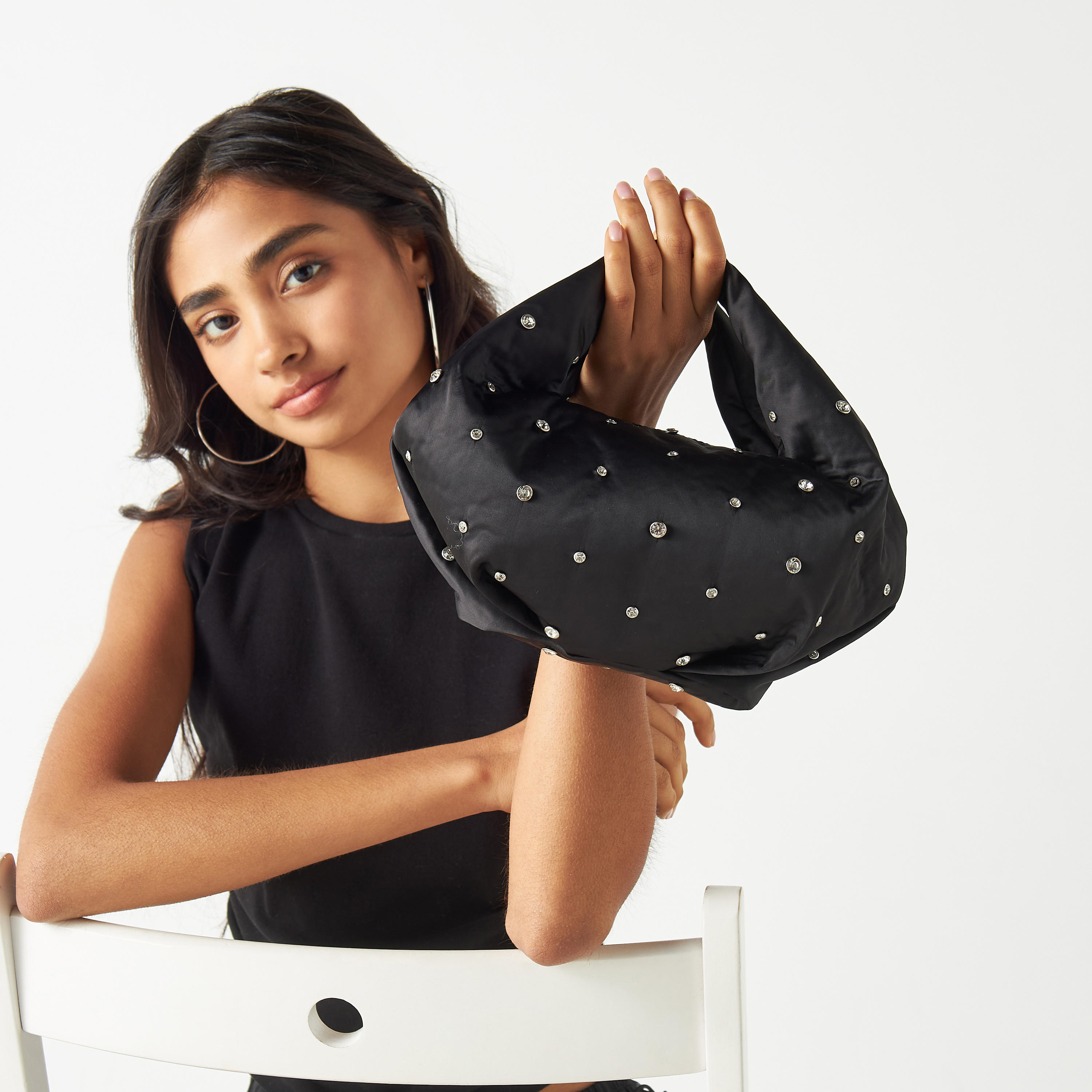 شنطة كروس بودي مزينة بحزام سلسلة ميتاليك-women-bagsandwallets-handbags-image-2