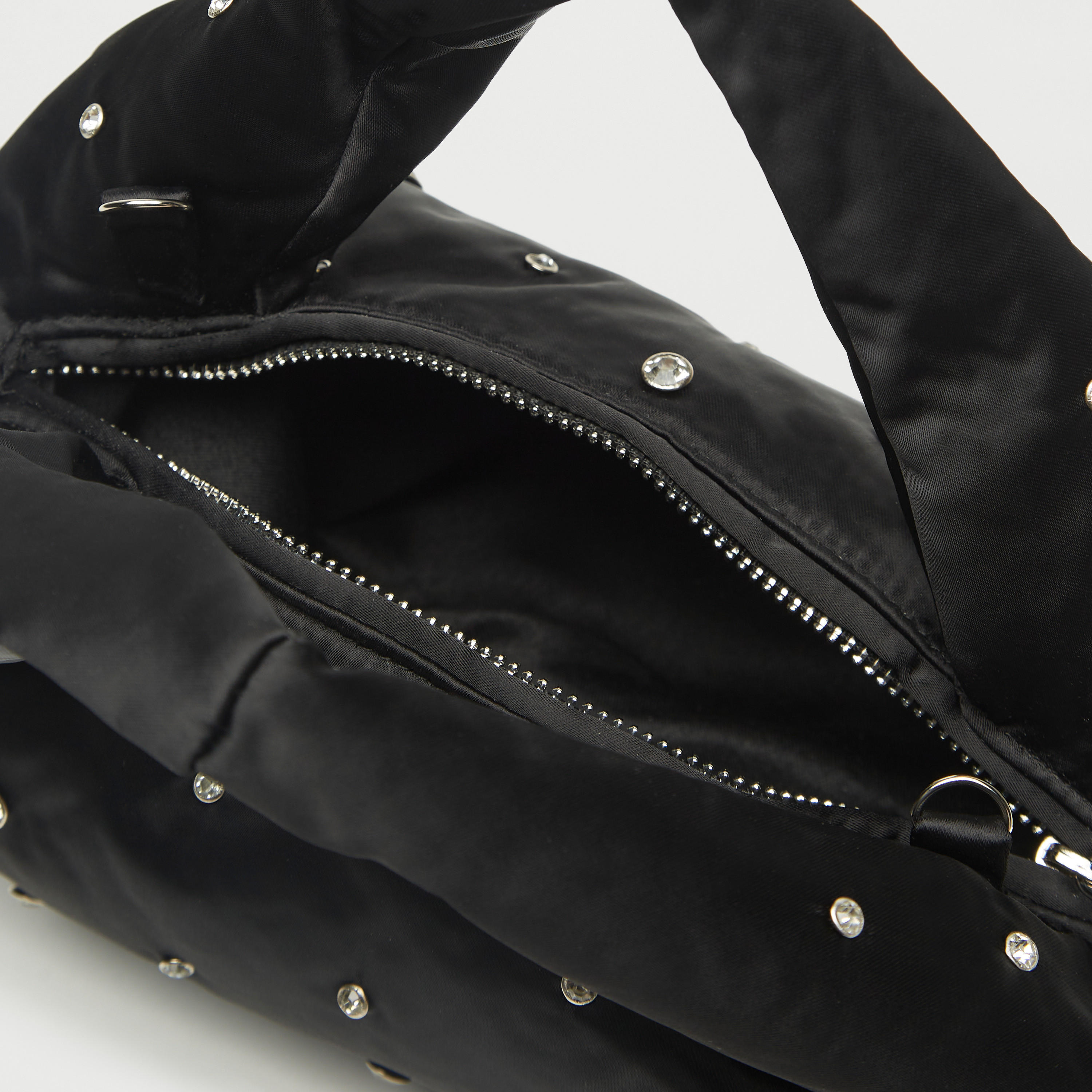 شنطة كروس بودي مزينة بحزام سلسلة ميتاليك-women-bagsandwallets-handbags-image-5