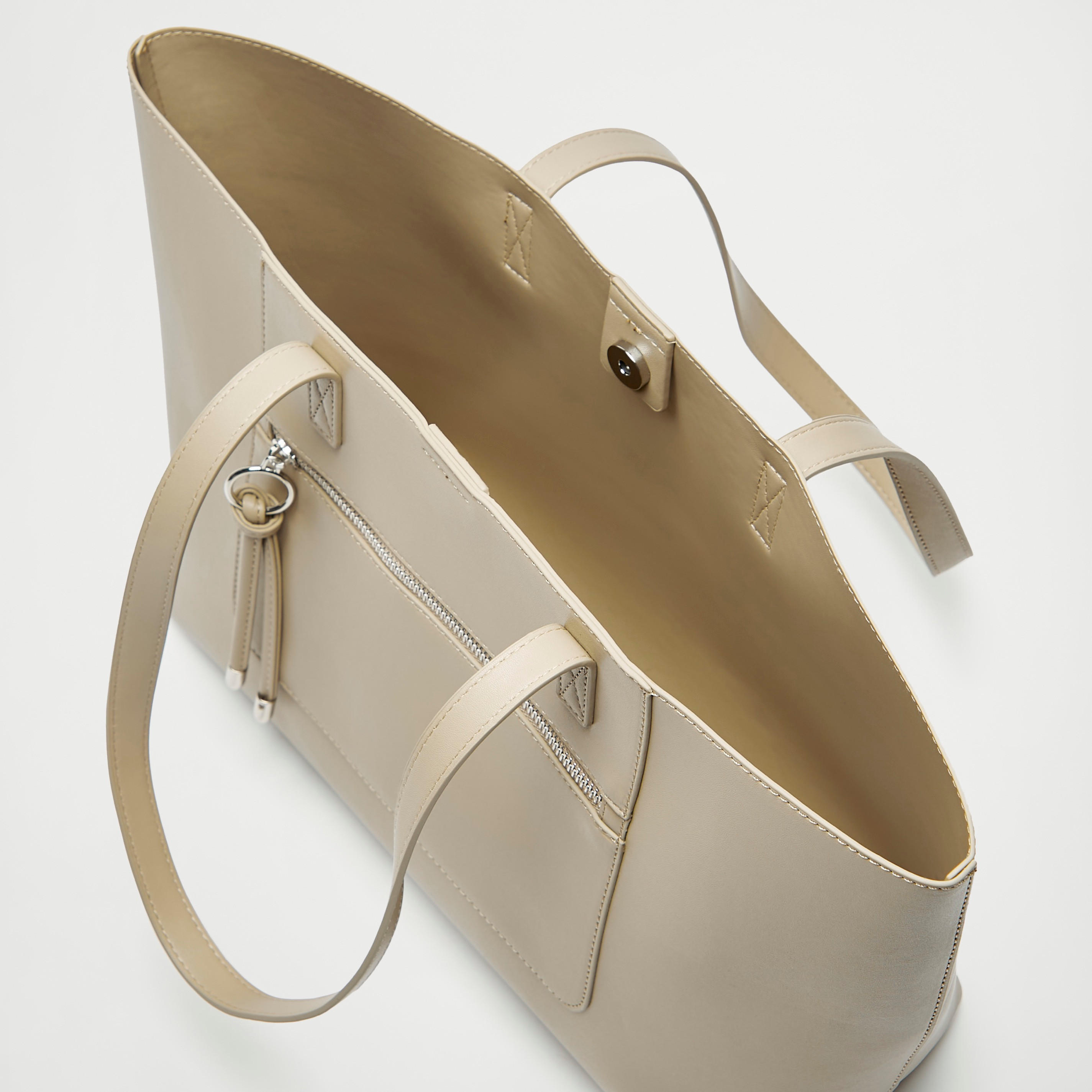 شنطة توتي سادة بزر إغلاق مغناطيسي ومقابض مزدوجة-women-bagsandwallets-handbags-image-1